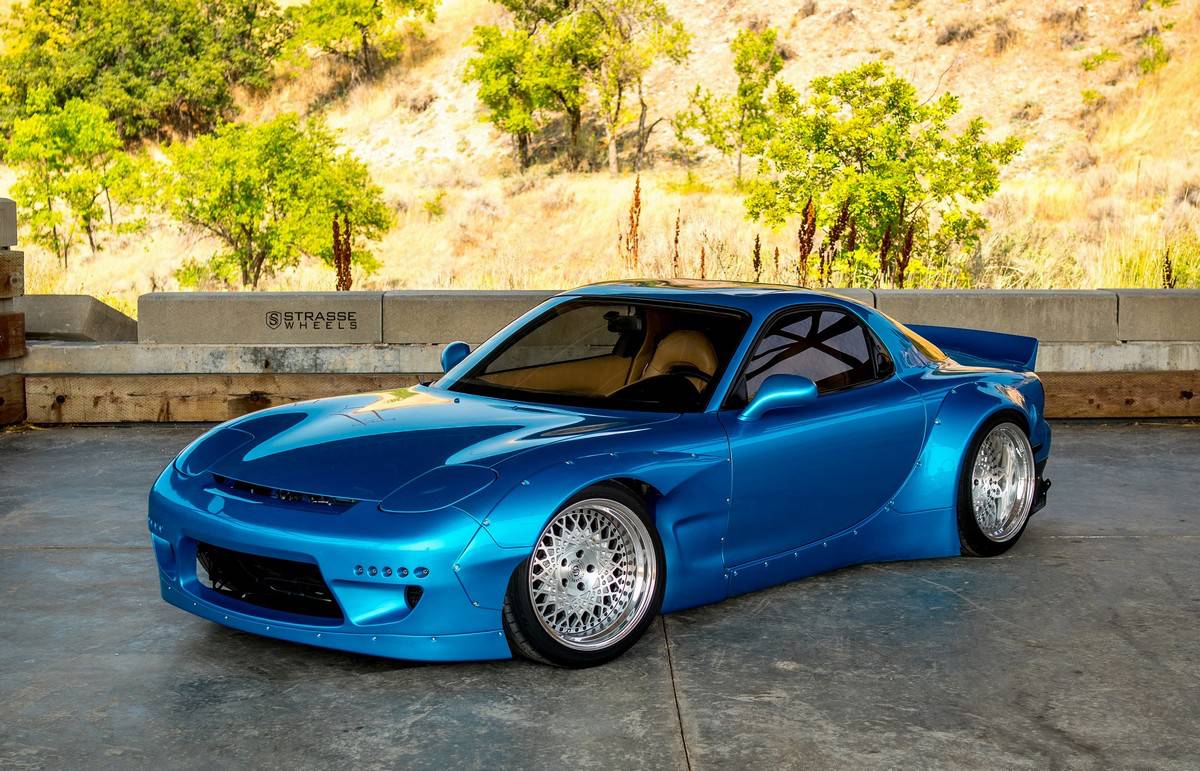 Mazda-RX-7-on-Strasse-Wheels-7 Mazda RX-7 FD Rocks Strasse Wheels And Rocket Bunny Body Kit