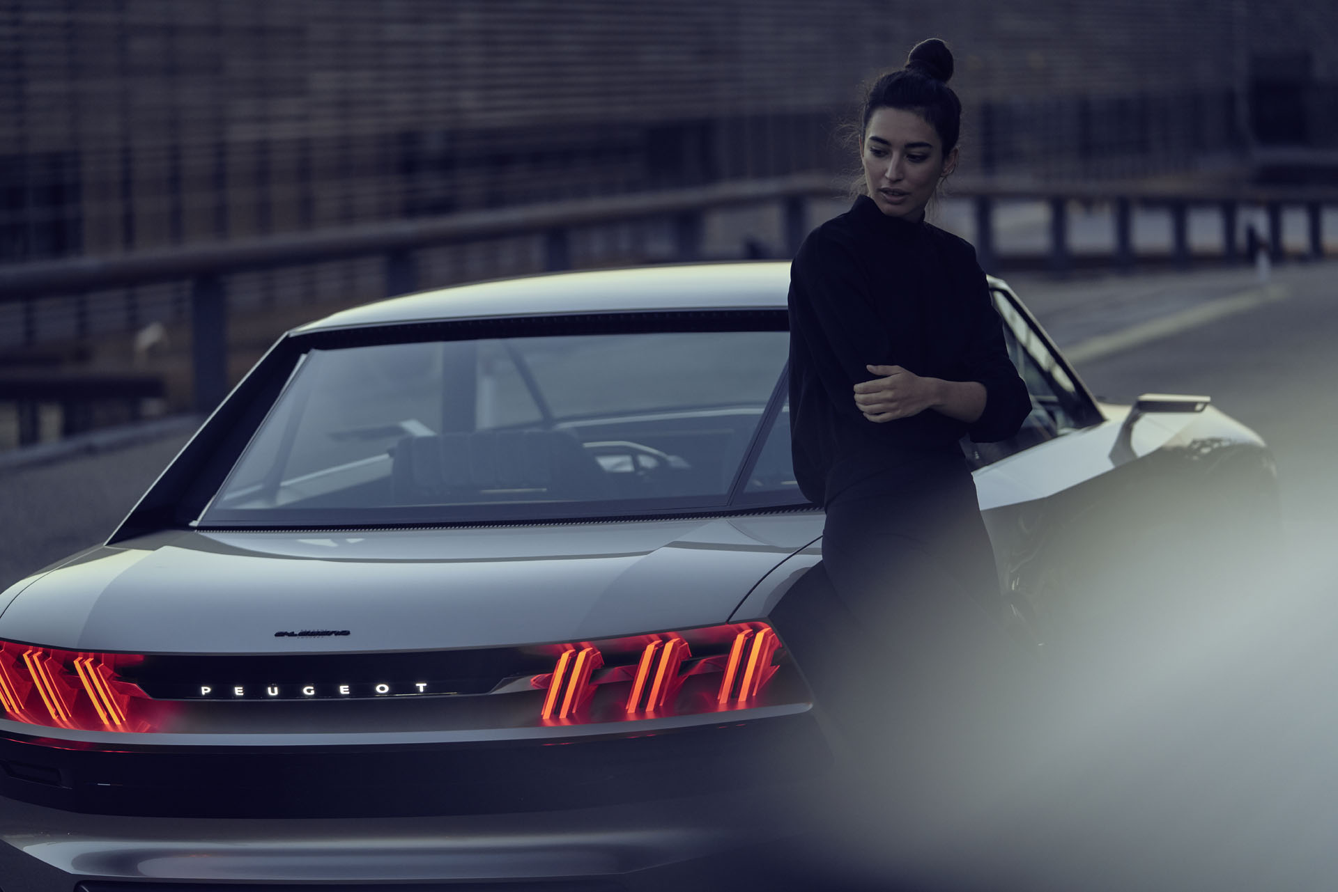 PEUGEOT_e-LEGEND_1809HEME450 Peugeot e-Legend Concept Takes Retro Design Into The Future In Paris