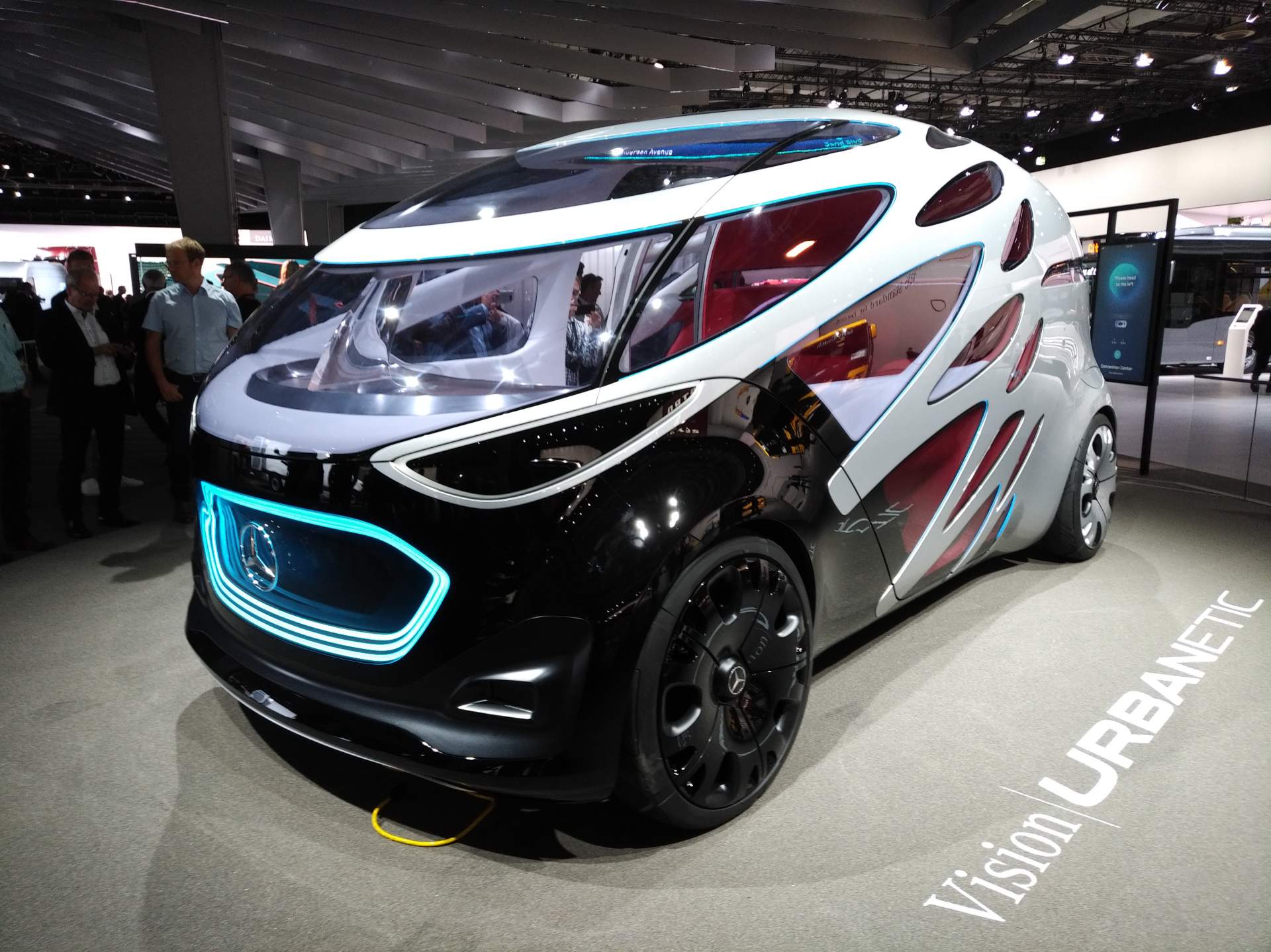 Mercedes-Vision-Urbanetic-at-2018-Hannover-CV-Show-11 Mercedes-Benz Vision Urbanetic Is The Swiss Army Knife Of Autopods (Live Images)