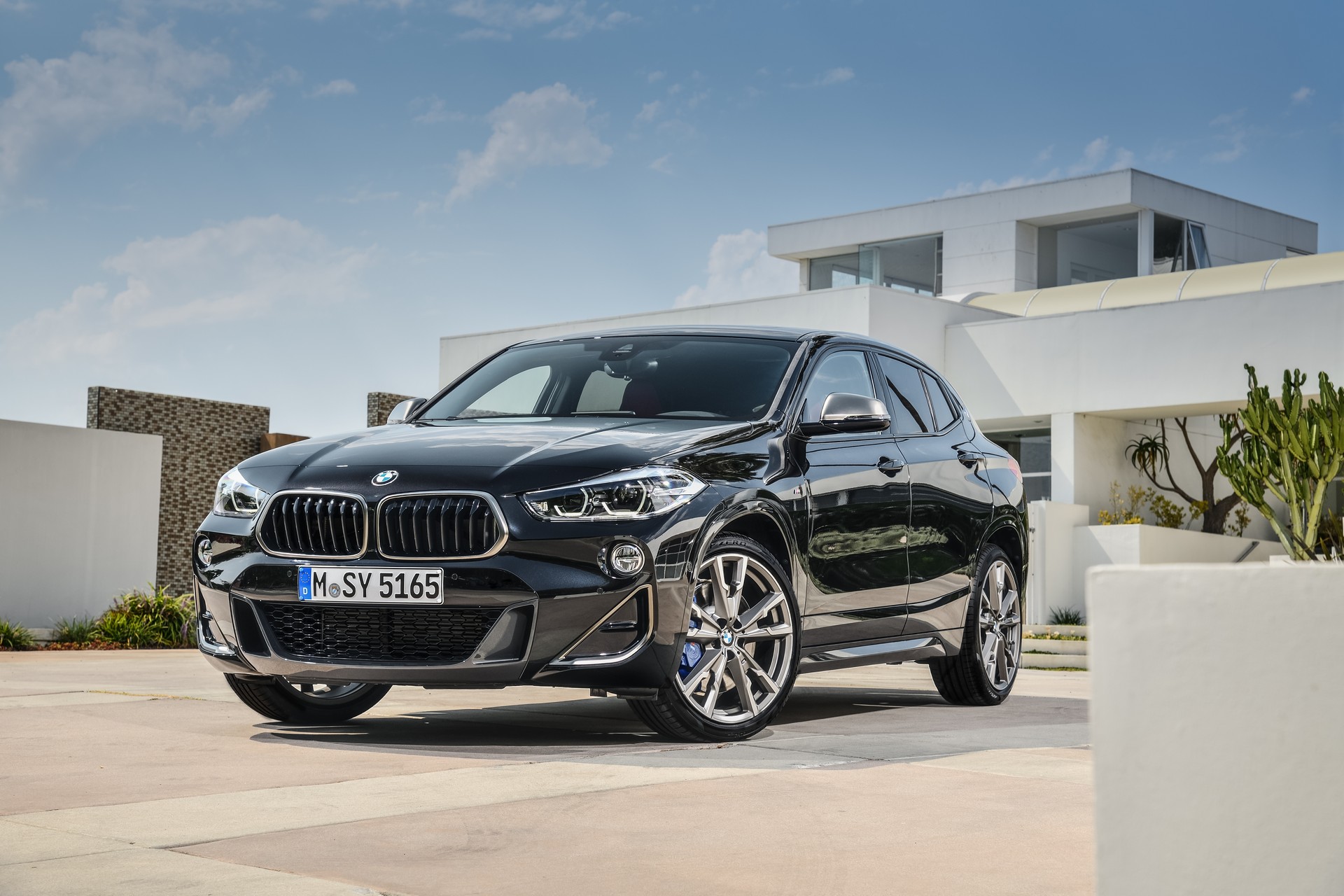 BMW X2 M35i-1 2019 BMW X2 M35i Combines 302 HP With A Hatchback-Like Body
