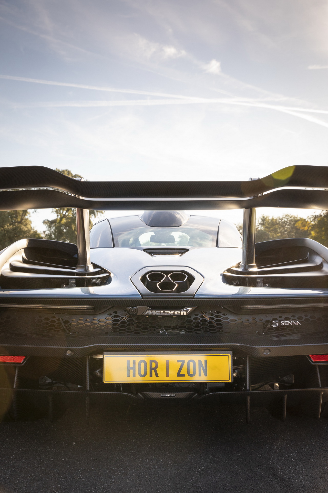 mclaren-senna-vs-bikes-forza-horizon-4-stunt-4 McLaren Senna Celebrates Launch Of Forza Horizon 4 By Racing Three Bikes At Goodwood