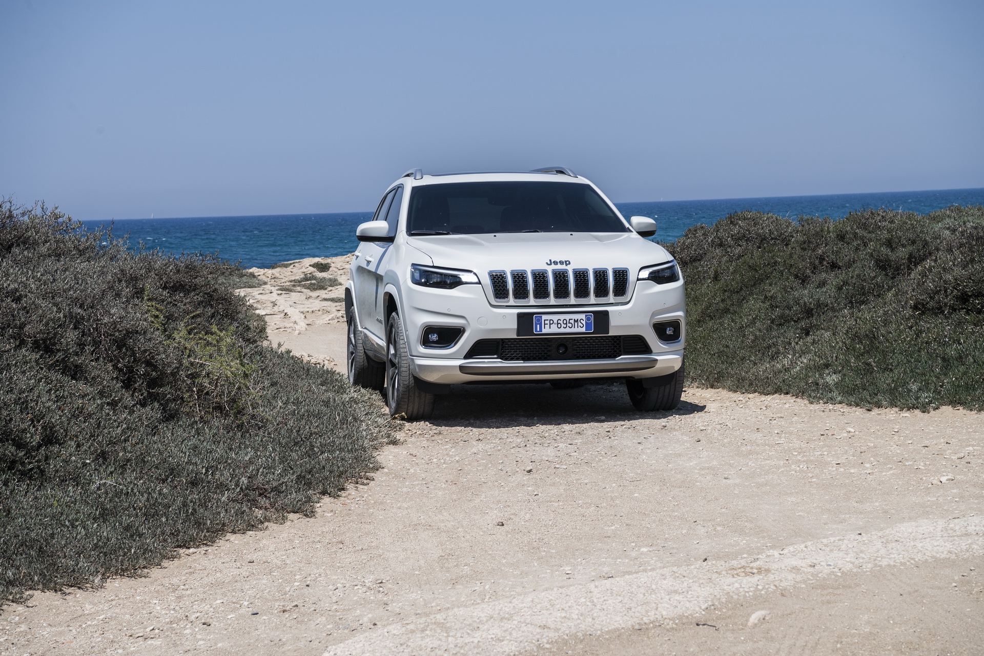 New Jeep Cherokee 2019-35 Europe’s 2019 Jeep Cherokee Gains New 150 PS 2.2L Diesel