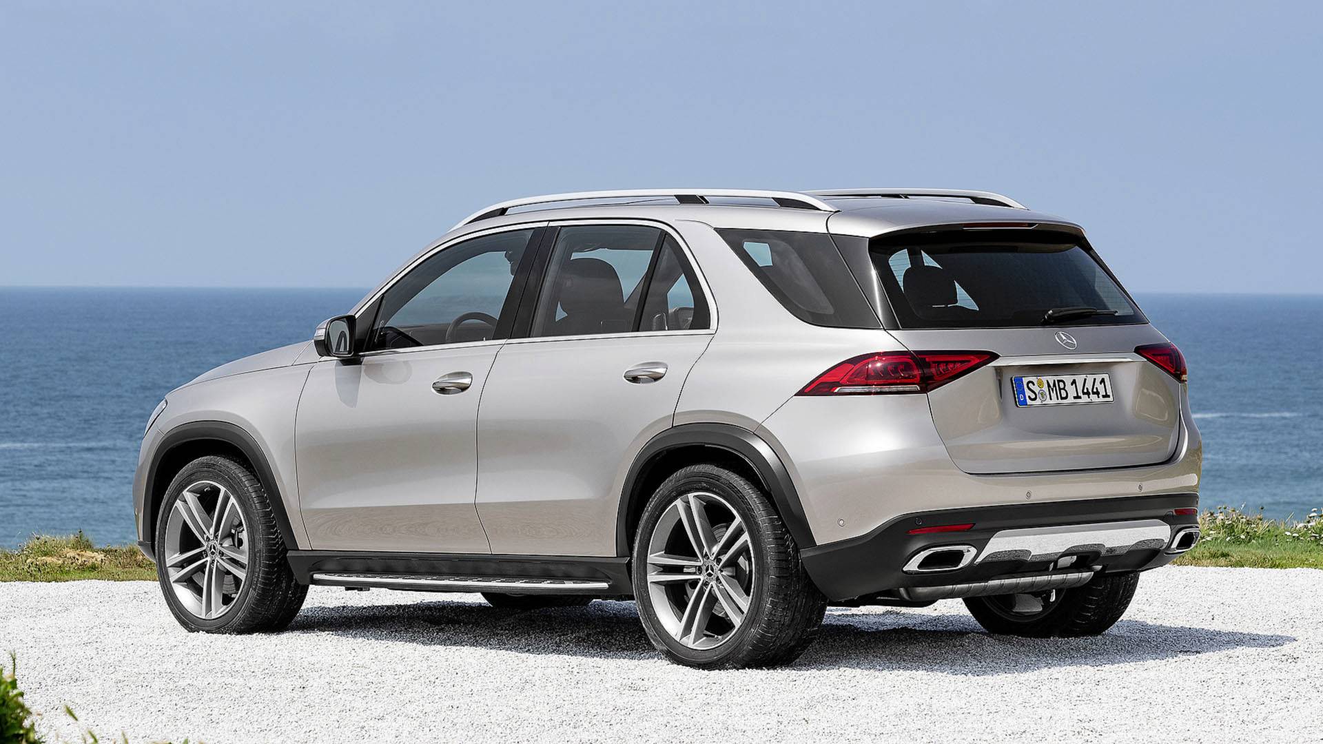 Mercedes-Benz-GLE-26 2019 Mercedes-Benz GLE Is Here With More Space, New Tech And Looks