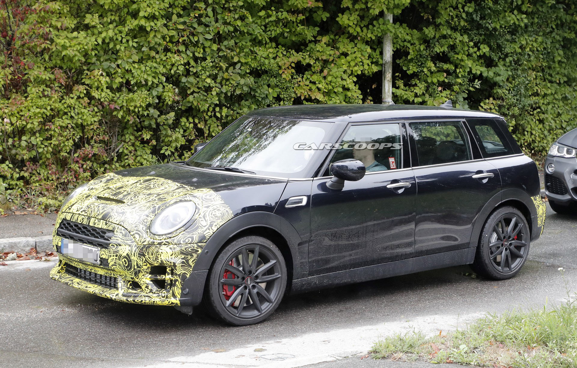 MINI-Clubman-JCW-Spy-5 Facelifted MINI Clubman JCW Caught Testing Alongside The Toyota Supra