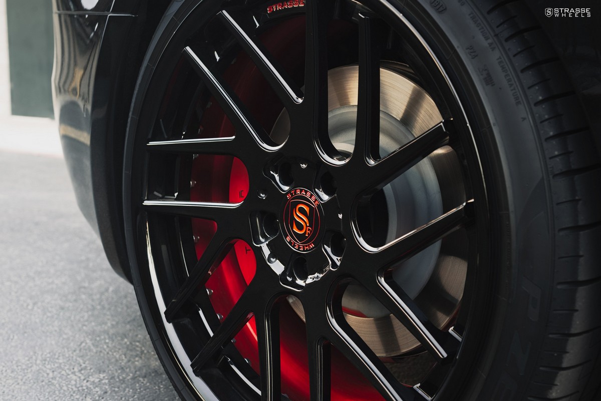 Tesla-Model-S-P100D-on-Strasse-Wheels-13 Tesla Model S P100D Charges Toward The Dark Side On 21-Inch Strasse Wheels