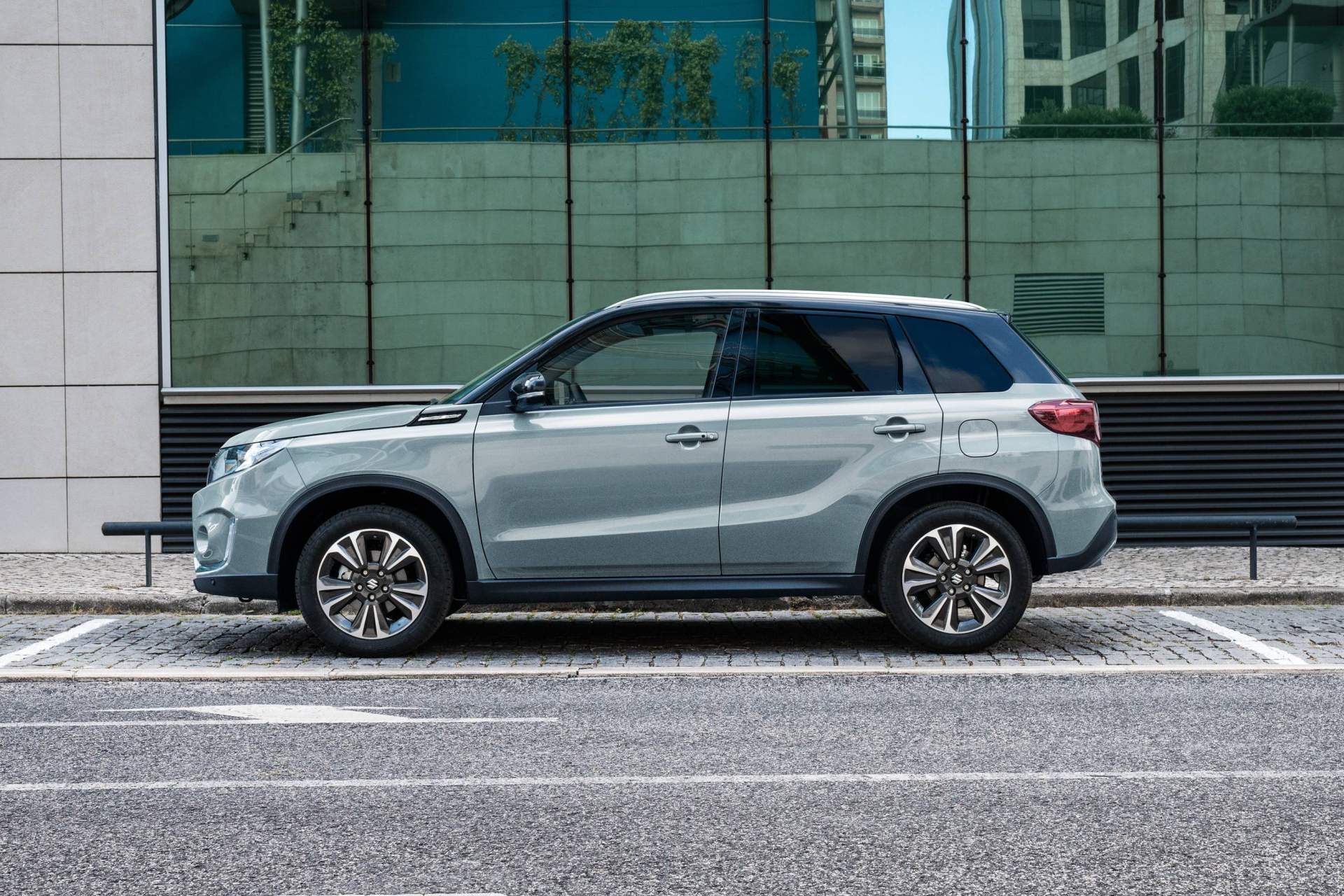 2019-Suzuki-Vitara-16 Suzuki Drops More Photos Of 2019 Vitara, Prices It From €18,650 In Germany