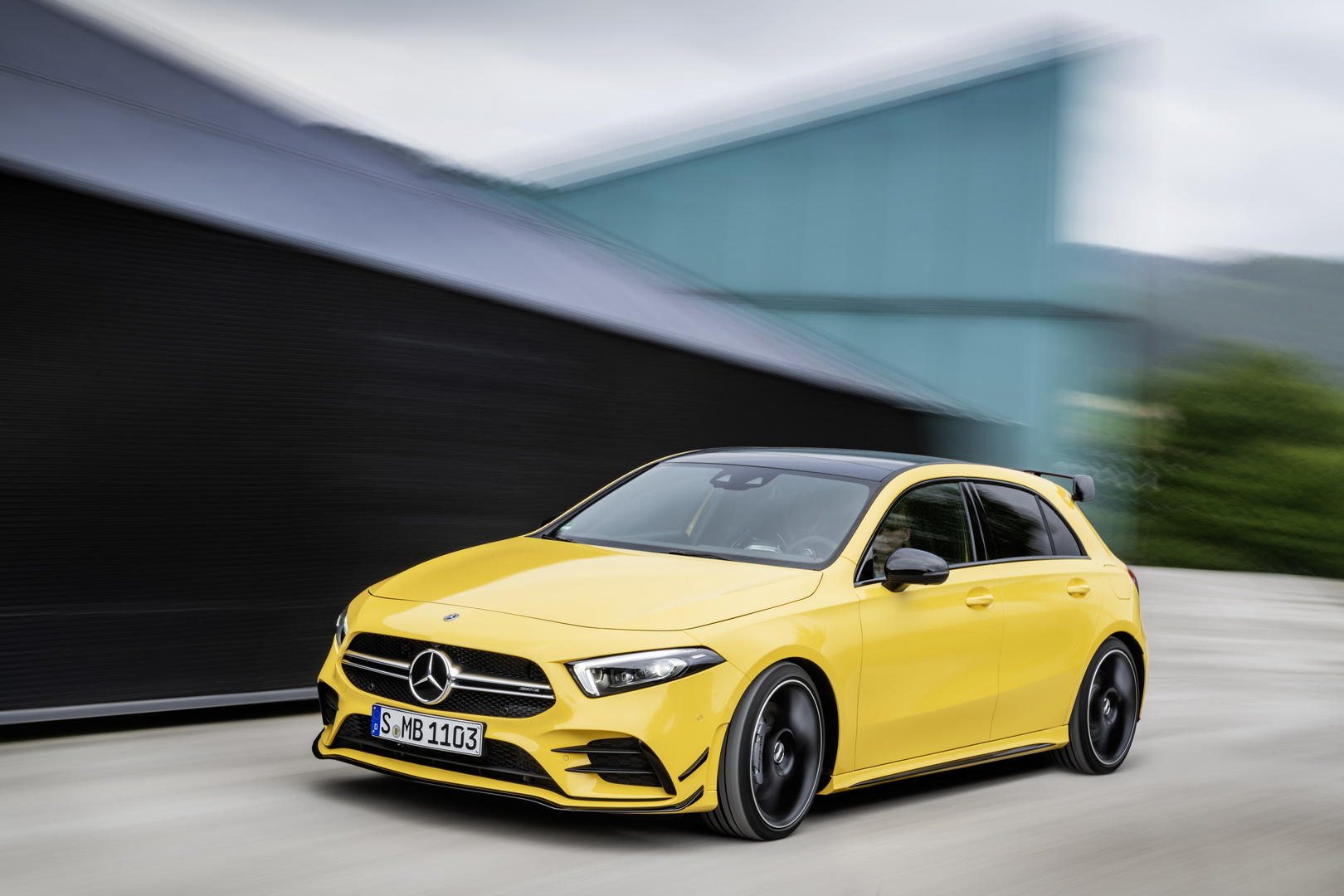 Der neue Mercedes-AMG A 35 4MATIC: Neuer Einstieg in die Welt der Driving Performance
The new Mercedes-AMG A 35 4MATIC: New entry-level model opens up the world of driving performance All-New Mercedes-Benz B-Class Confirmed For Paris Auto Show