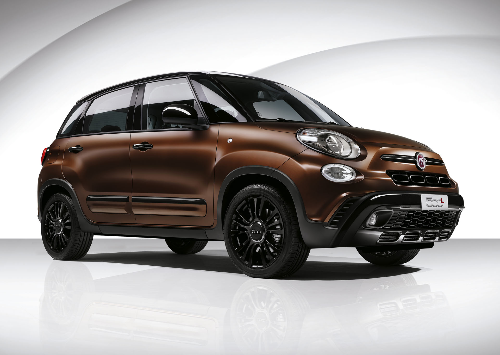 180919_Fiat_500L-S-Design_01 copy Fiat 500L S-Design Edition Aims To Inject Some Extra Style