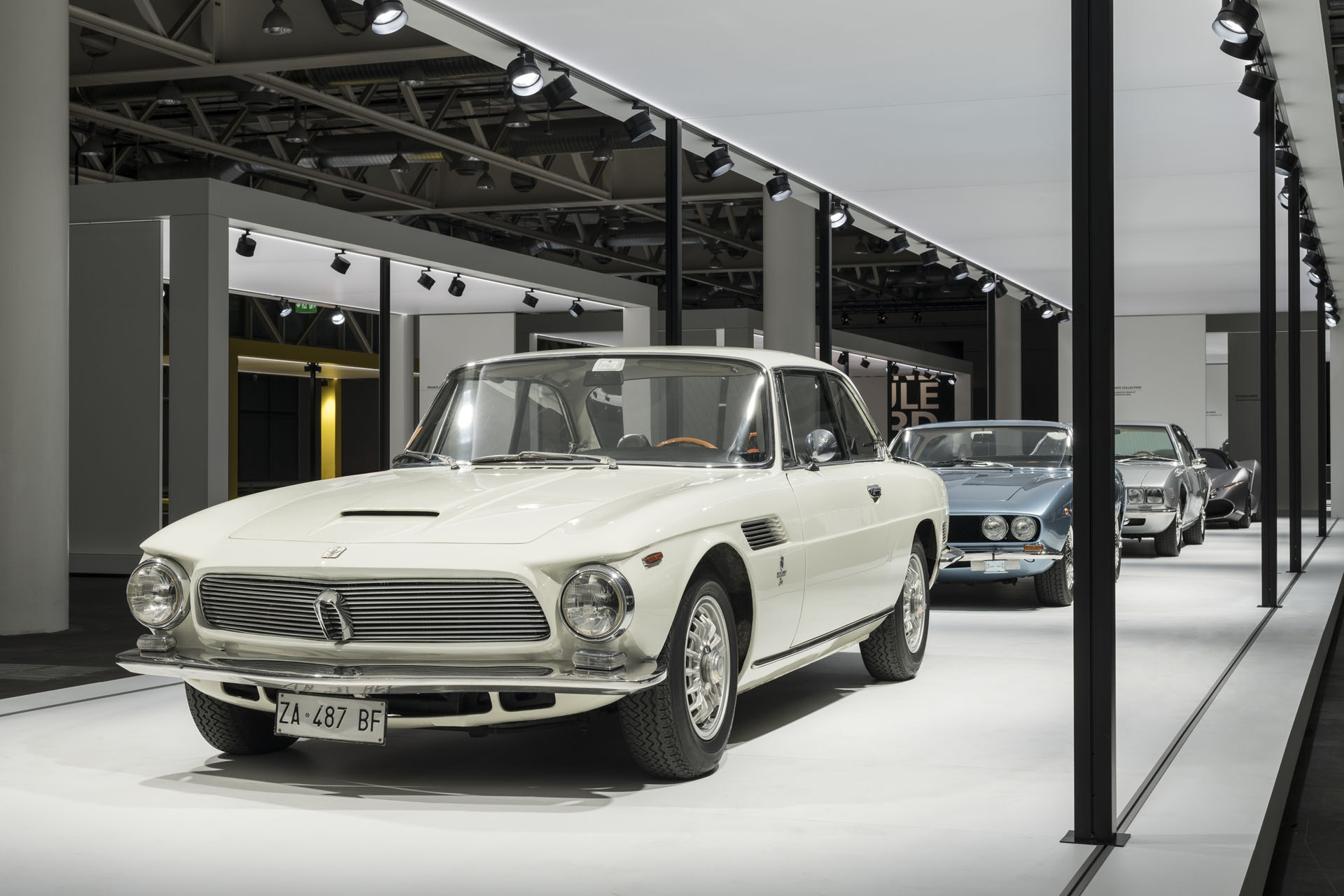 GBB_2018-IsoRivolta_300_GT-_Grand_Basel_2899-klein_HiRes copy Tesla Roadster Resurfaces In White At Grand Basel