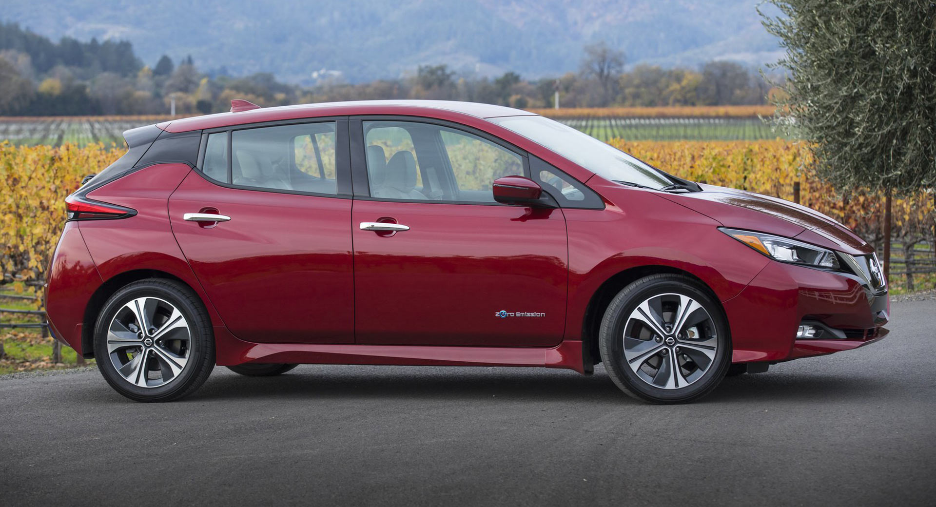 Nissan Confirms Leaf With 200-Mile-Plus Range Is Coming – Eventually ...