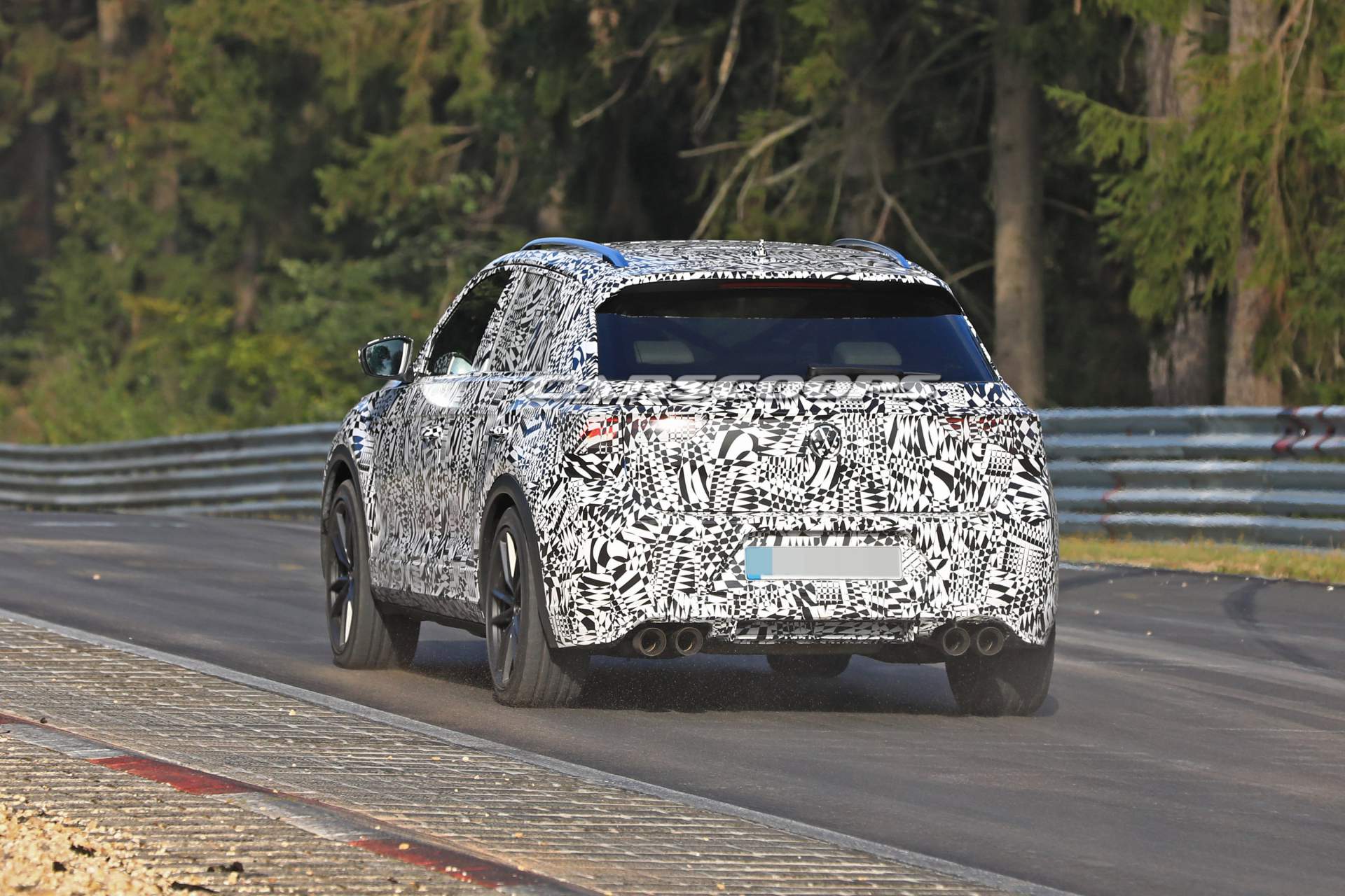 VW-T-Roc-R-spy-shots-41 VW T-Roc R Parades Final Production Body At The Nürburgring