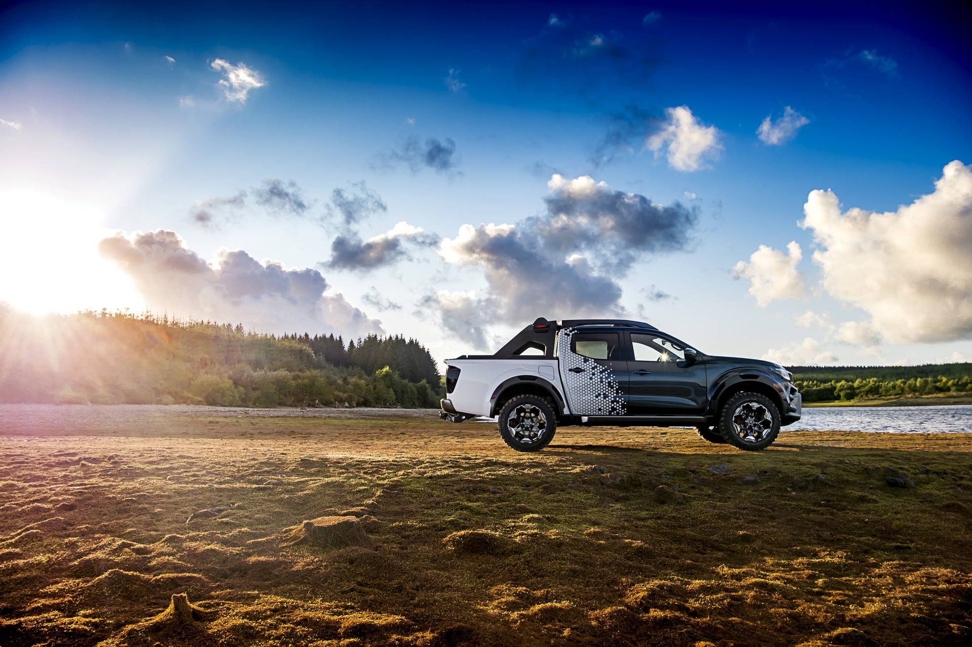 Navara Dark Sky concept-43 Nissan Navara Dark Sky Concept Packs Plenty Of Star Power Thanks Its To Observatory-Class Telescope