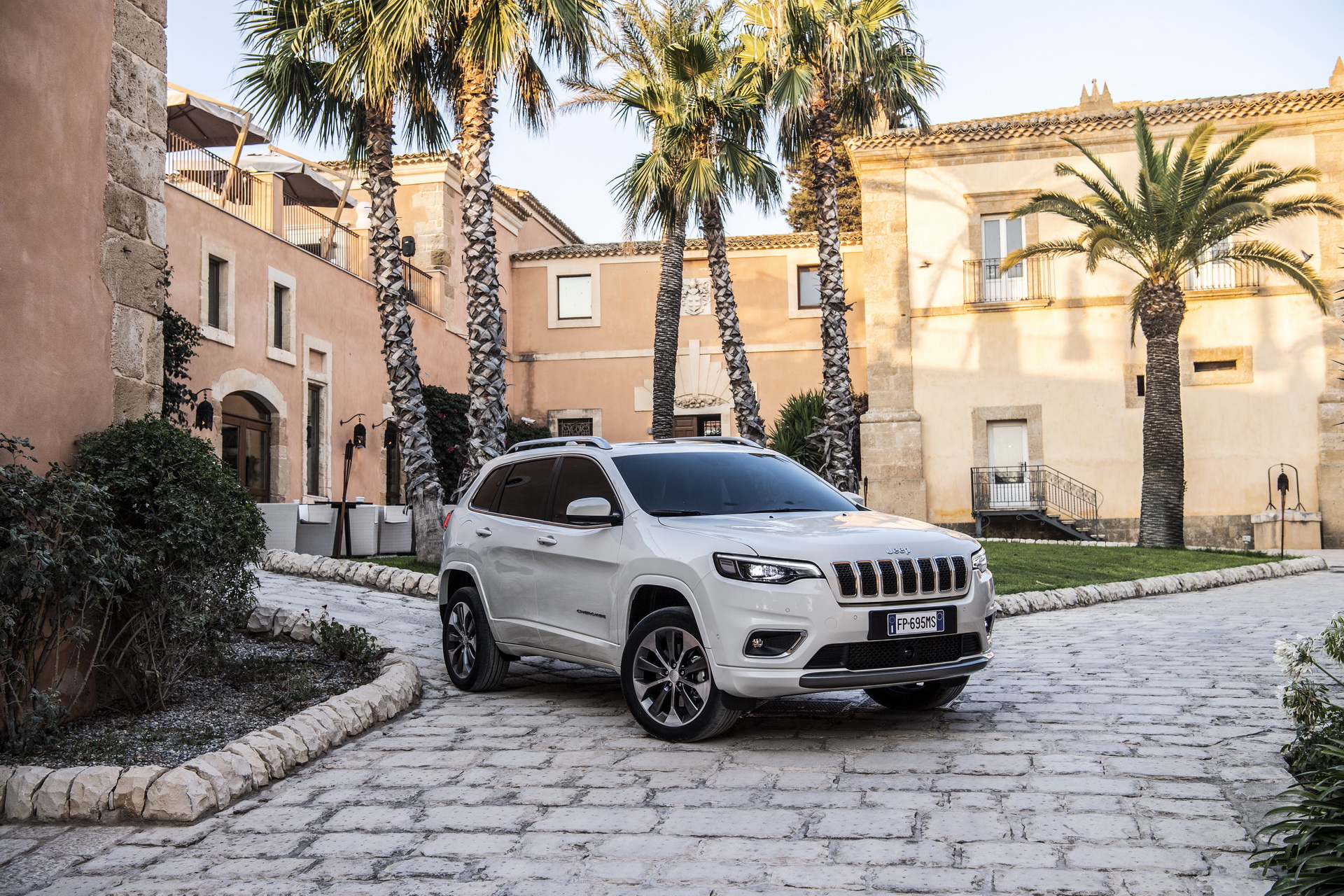 New Jeep Cherokee 2019-12 Europe’s 2019 Jeep Cherokee Gains New 150 PS 2.2L Diesel