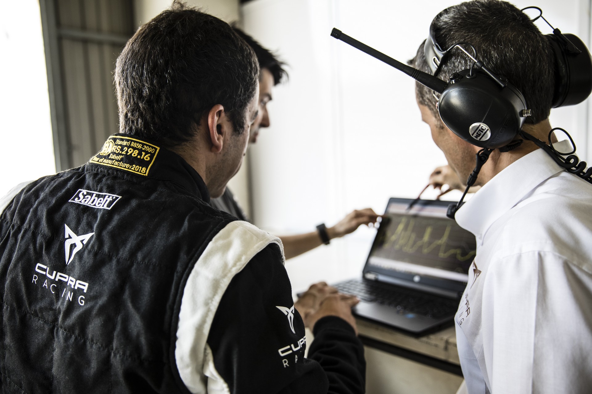 Cupra E-Racer-3 Cupra’s High-Tech E-Racer Can Burn Through 440 Pounds Of Dry Ice In A Day