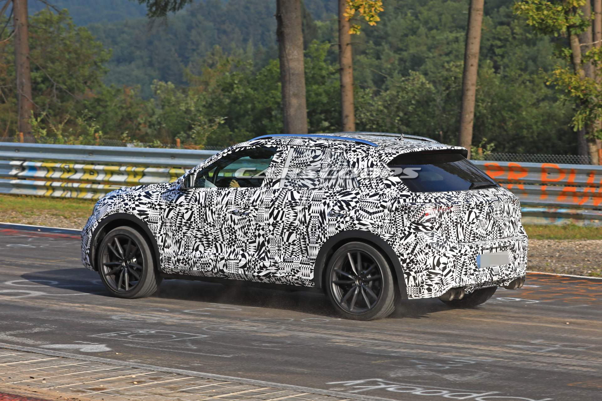 VW-T-Roc-R-spy-shots-39 VW T-Roc R Hot SUV Previewed As 300HP Near-Production Concept