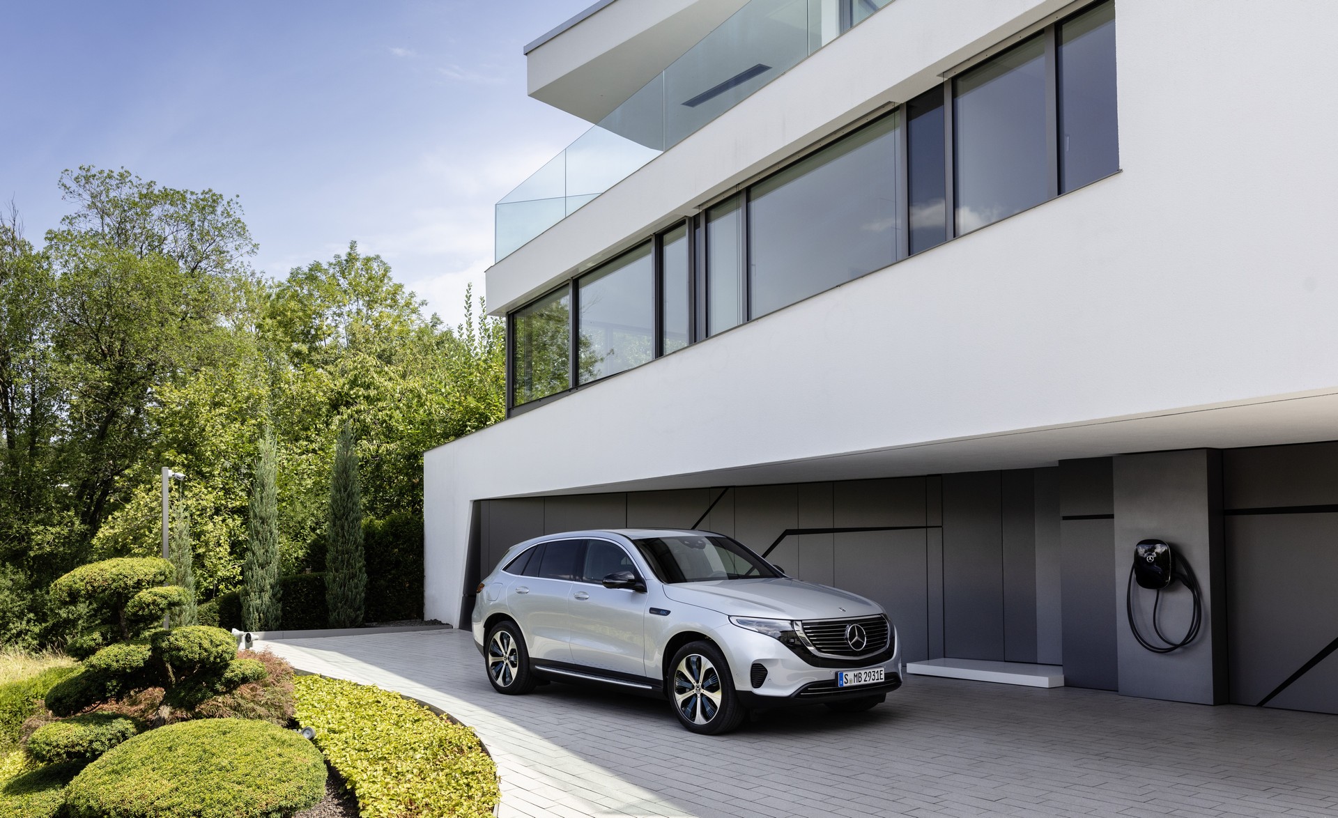 Mercedes-EQC-29 Mercedes Enters The Electric Era With All-New EQC Crossover