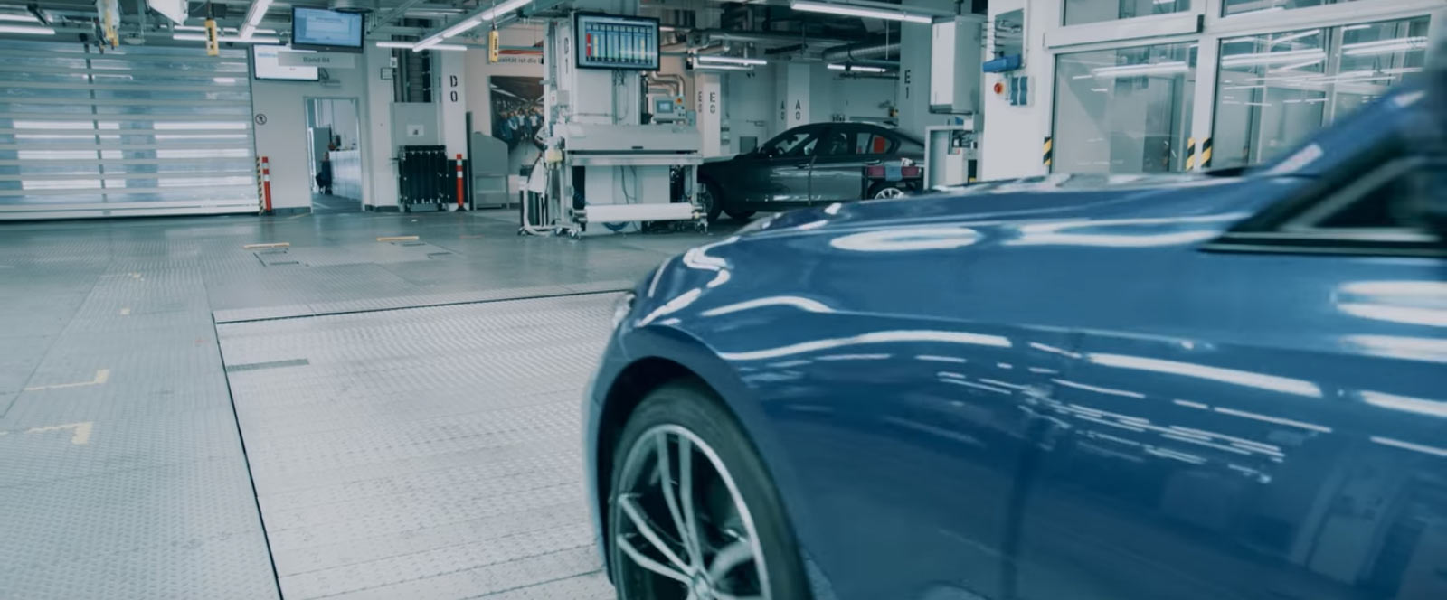 2019-BMW-3-Series-Teaser-9 2019 BMW 3-Series Shows Its New Exterior Styling And High-Tech Interior