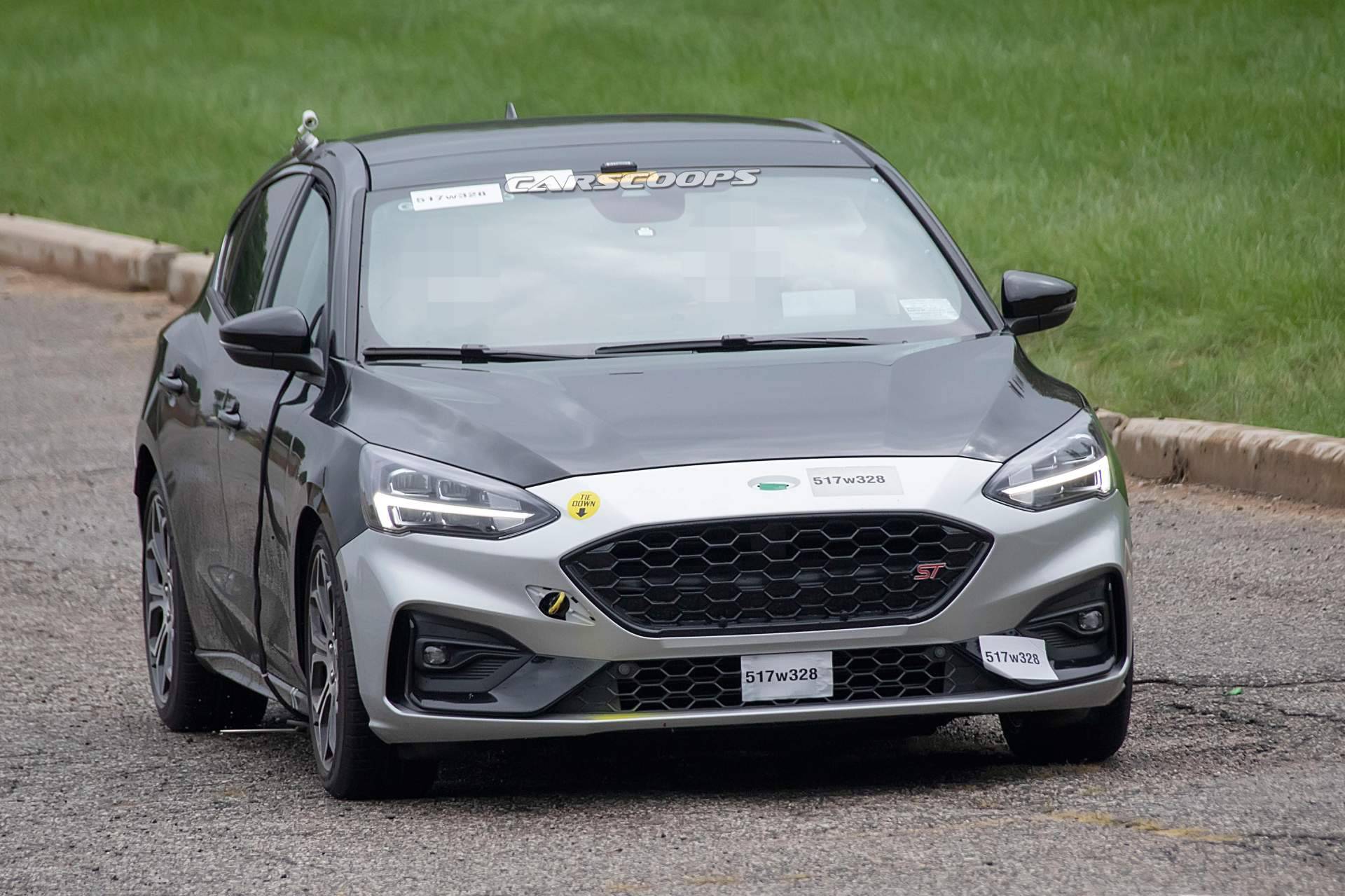 2019-Ford-Focus-ST-spy-shots-2 2019 Ford Focus ST Spotted In The U.S. With No Camo At All