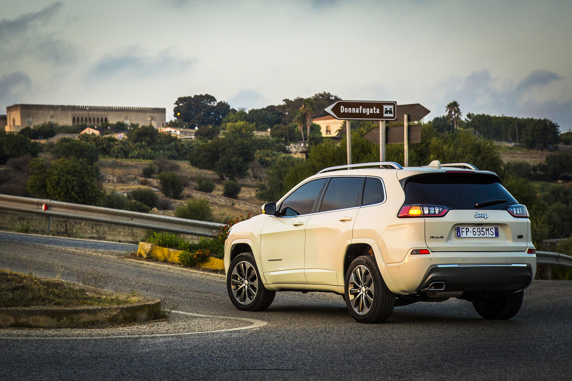 New Jeep Cherokee 2019-25 Europe’s 2019 Jeep Cherokee Gains New 150 PS 2.2L Diesel