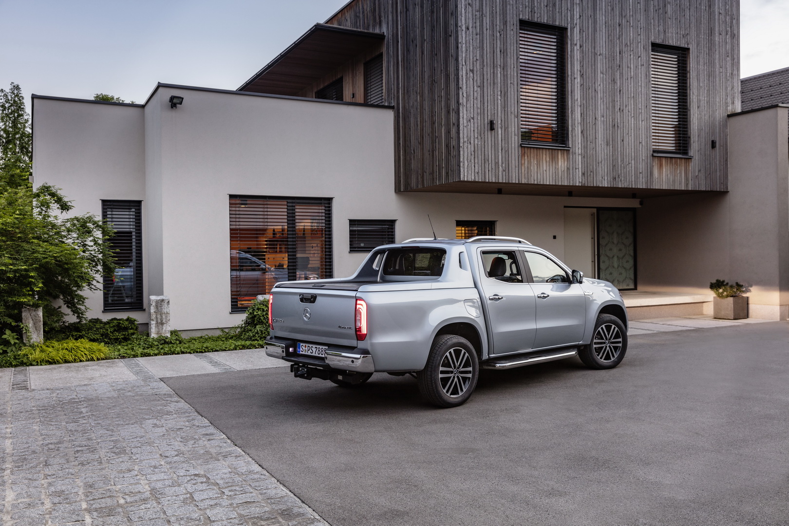 Mercedes-Benz komplettiert sein Pickup-Modellprogramm: Die X-Klasse mit V6-Motor und permanentem Allradantrieb – der Performance-Pickup für den sportlichen Lifestyle
Mercedes-Benz completes its pickup model range: The X-Class with V6 engine and permane Mercedes-AMG X-Class Will Never Happen, Says Performance Brand’s Boss