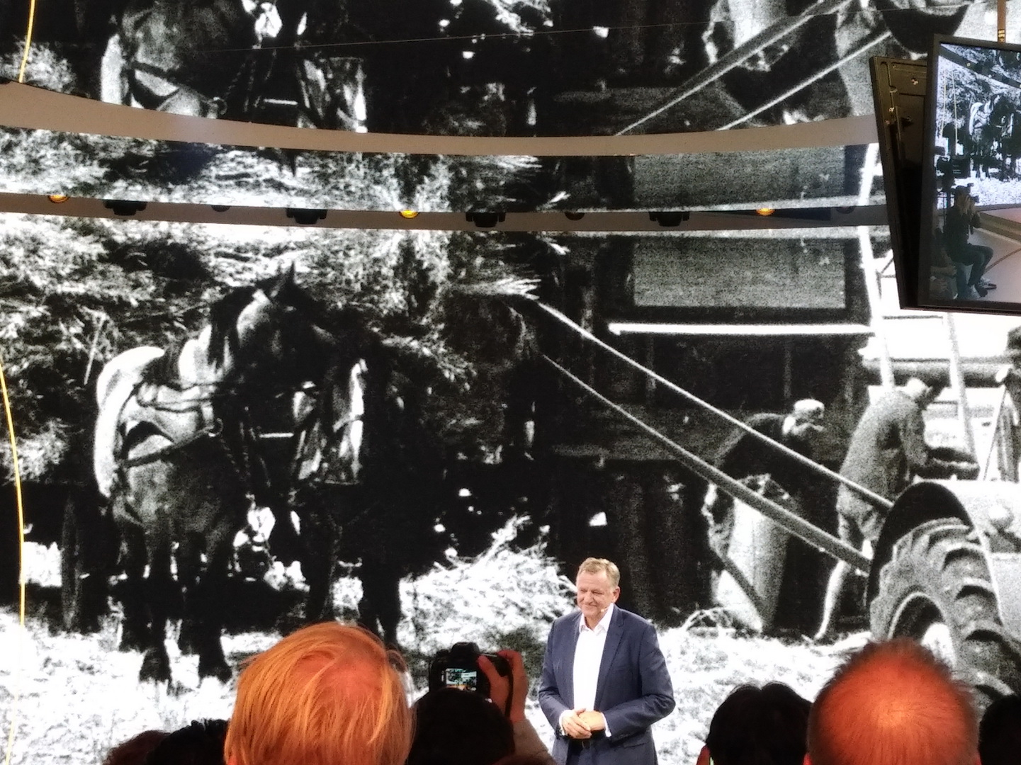 traton-group-2018-iaa-194 VW Truck & Bus Becomes TRATON Group, Wants To Revolutionize Global Transportation