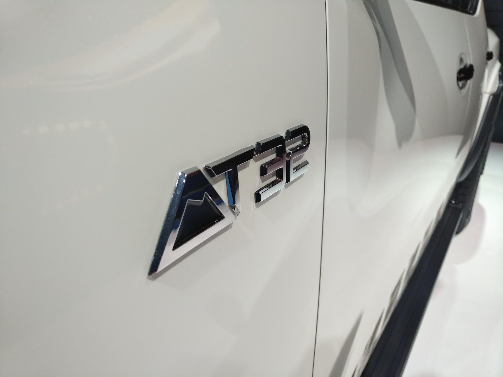 nissan-navara-nguard-hannover-livepics-17 Nissan Navara N-Guard Touches Down In Hannover Wearing AT32 Conversion Kit