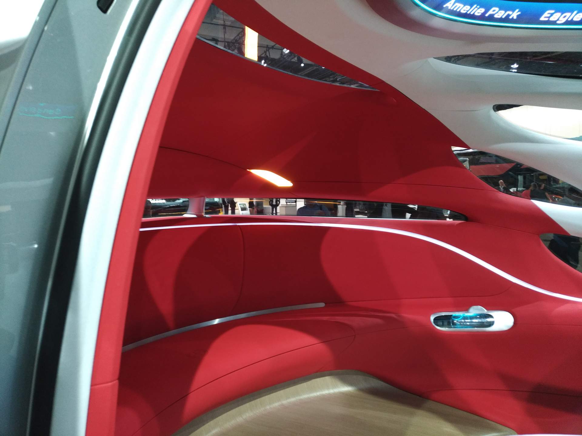 Mercedes-Vision-Urbanetic-at-2018-Hannover-CV-Show-17 Mercedes-Benz Vision Urbanetic Is The Swiss Army Knife Of Autopods (Live Images)