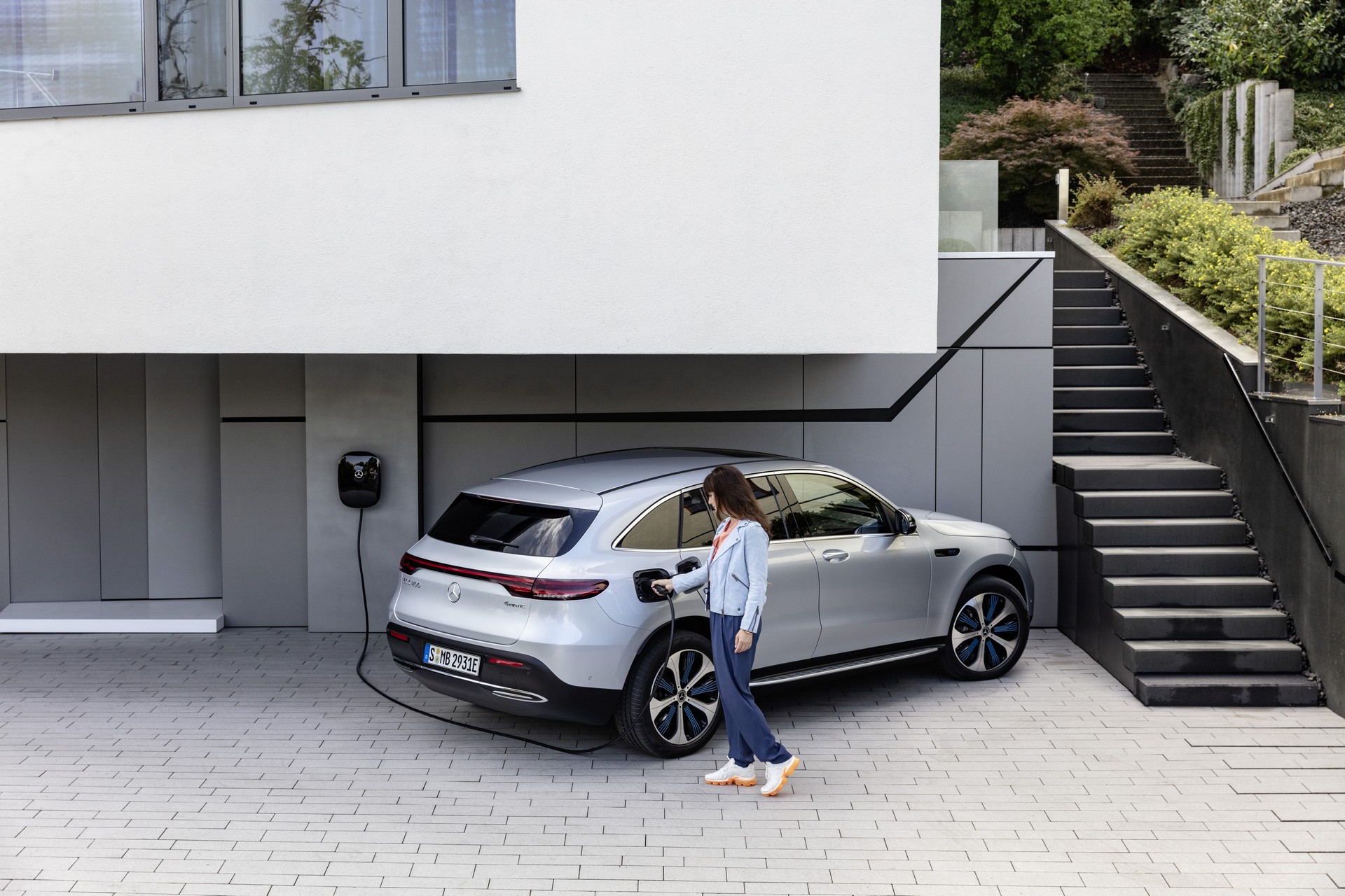 Mercedes-EQC-25 Mercedes Enters The Electric Era With All-New EQC Crossover