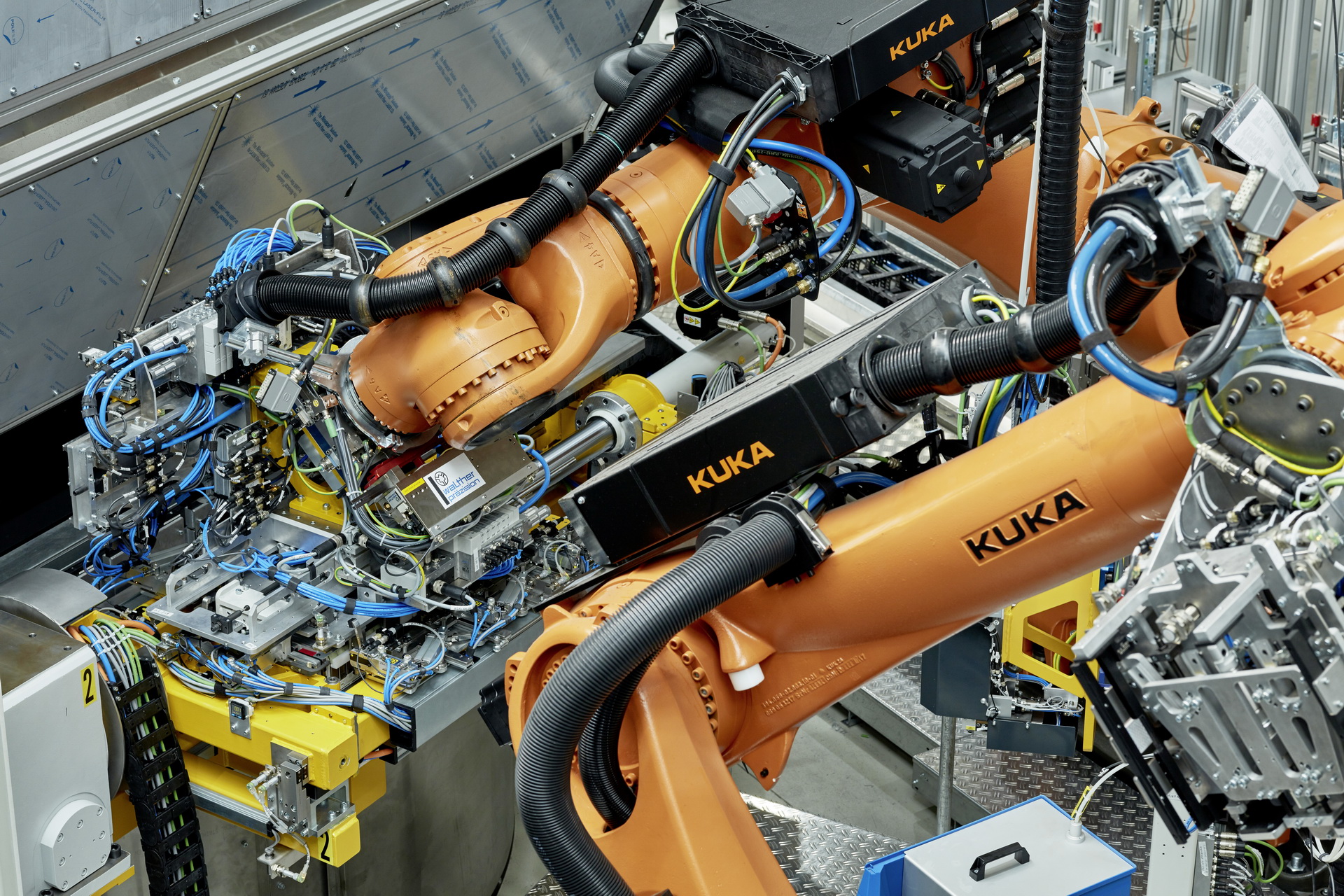 Mercedes-EQC-30 Here’s Why The Electric Mercedes EQC Doesn’t Have A ‘Frunk’