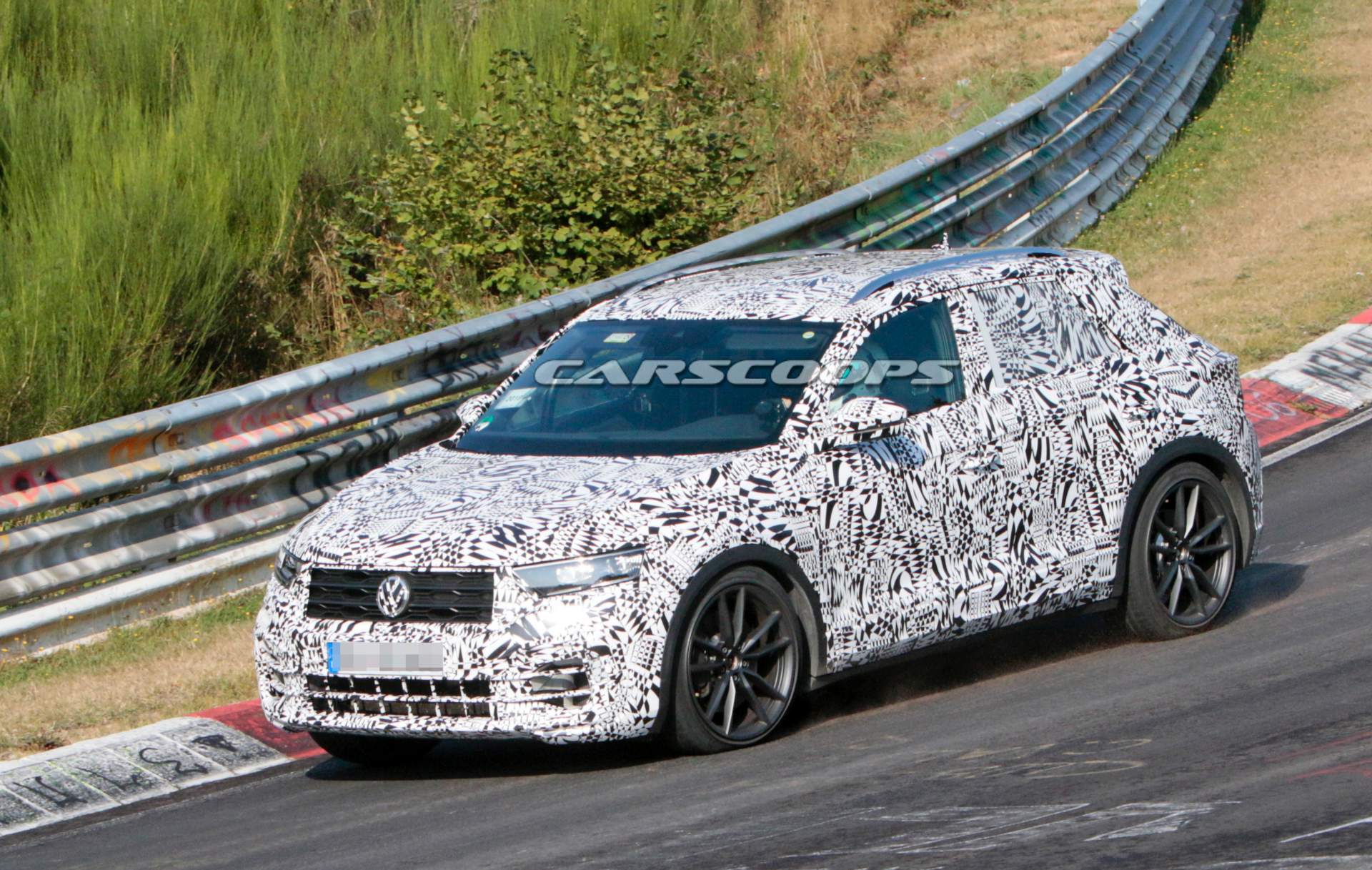 VW-T-Roc-R-spy-shots-18 VW T-Roc R Parades Final Production Body At The Nürburgring