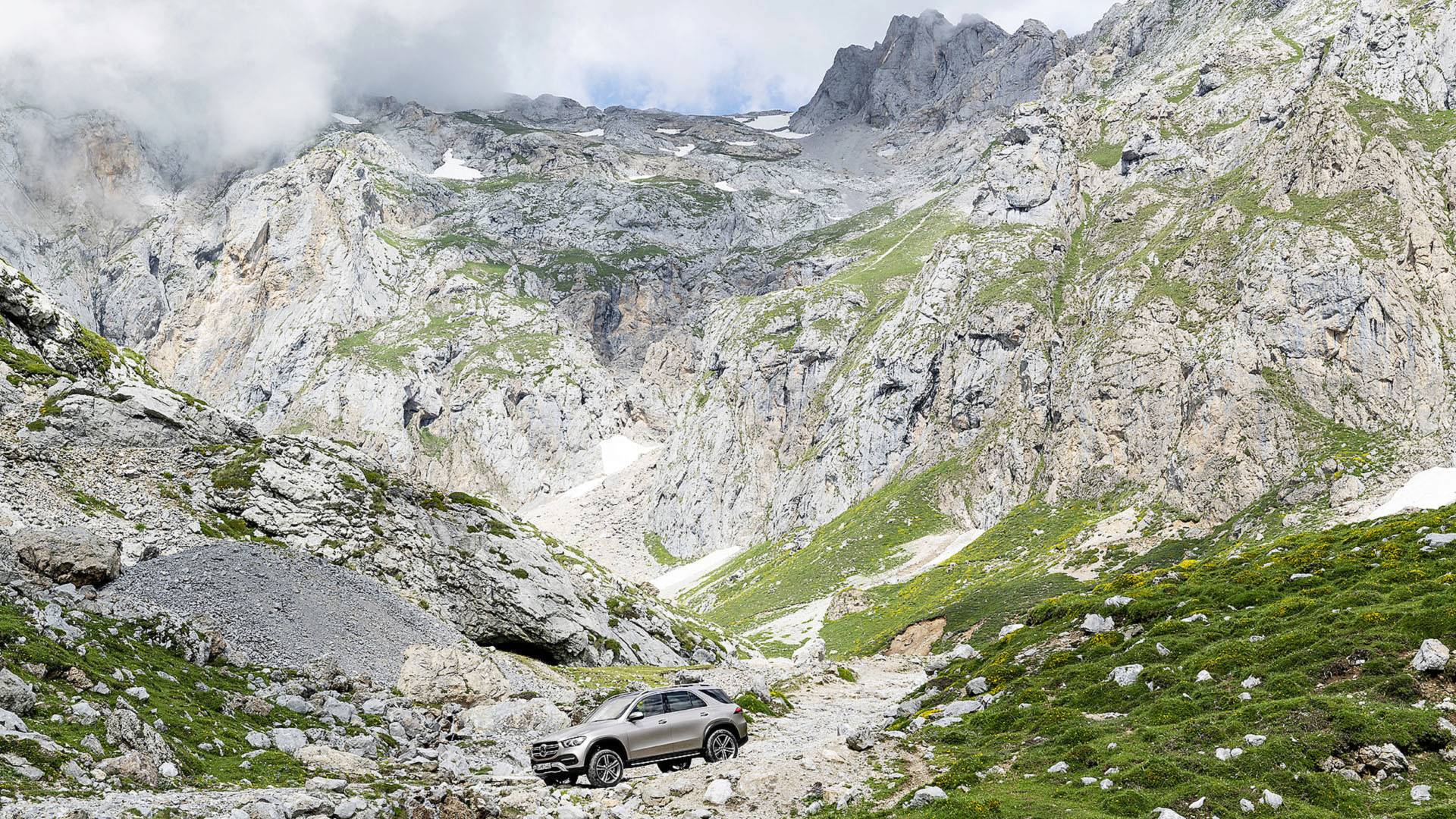 Mercedes-Benz-GLE-13 2019 Mercedes-Benz GLE Is Here With More Space, New Tech And Looks