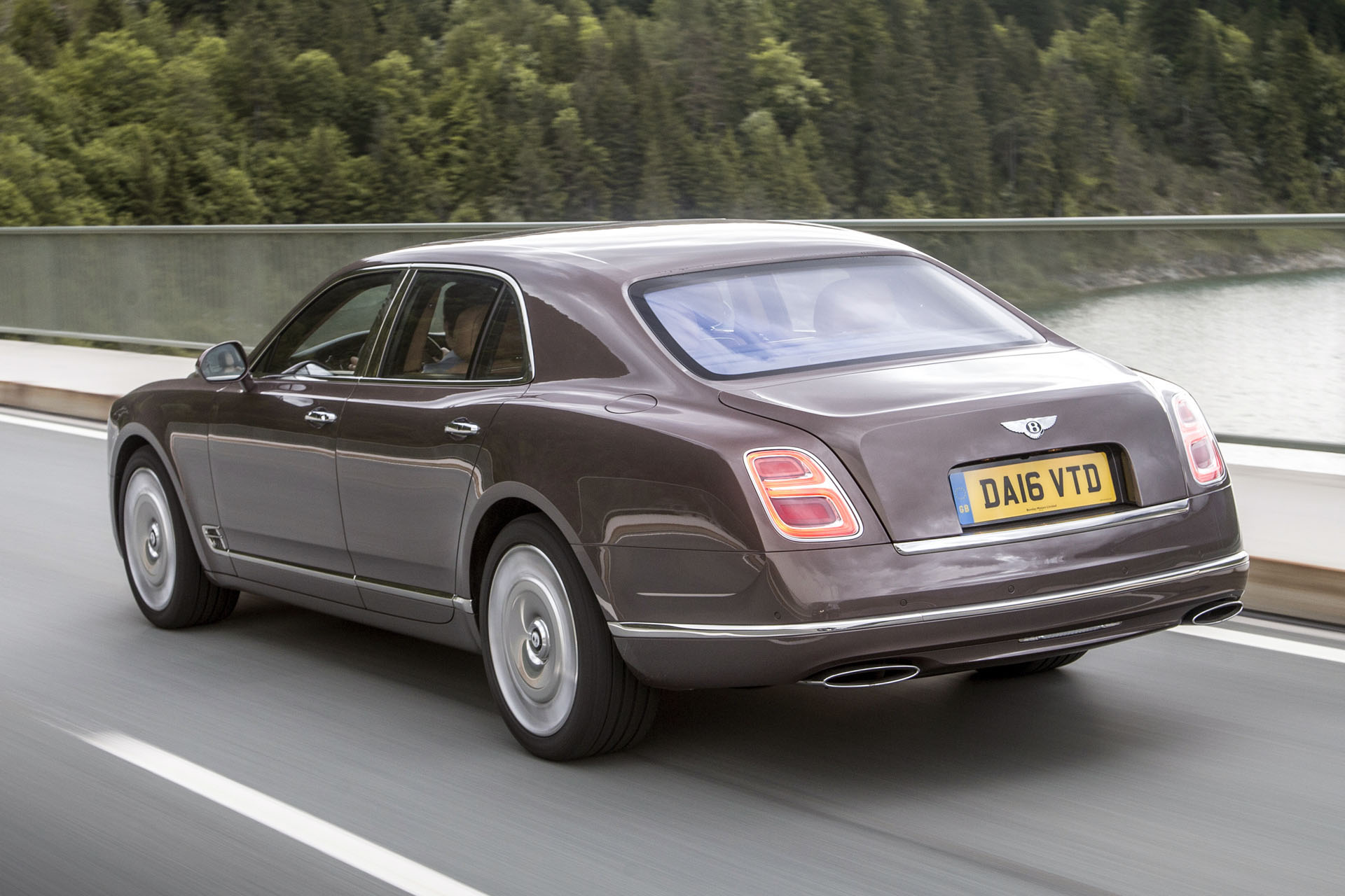 bentley-mulsanne-02 Surprise! It’s Hard To Back Up A Bentley Mulsanne
