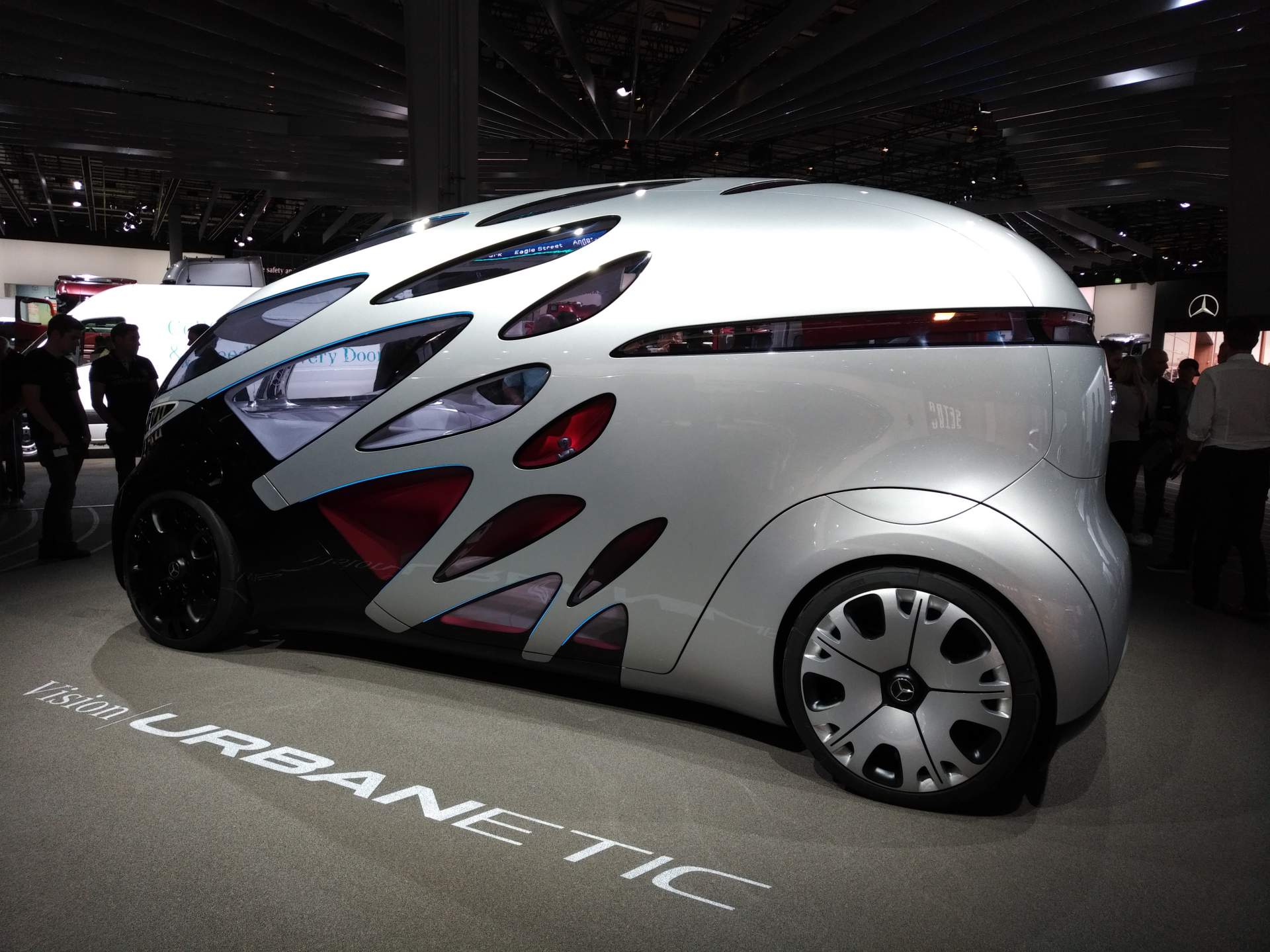 Mercedes-Vision-Urbanetic-at-2018-Hannover-CV-Show-13 Mercedes-Benz Vision Urbanetic Is The Swiss Army Knife Of Autopods (Live Images)