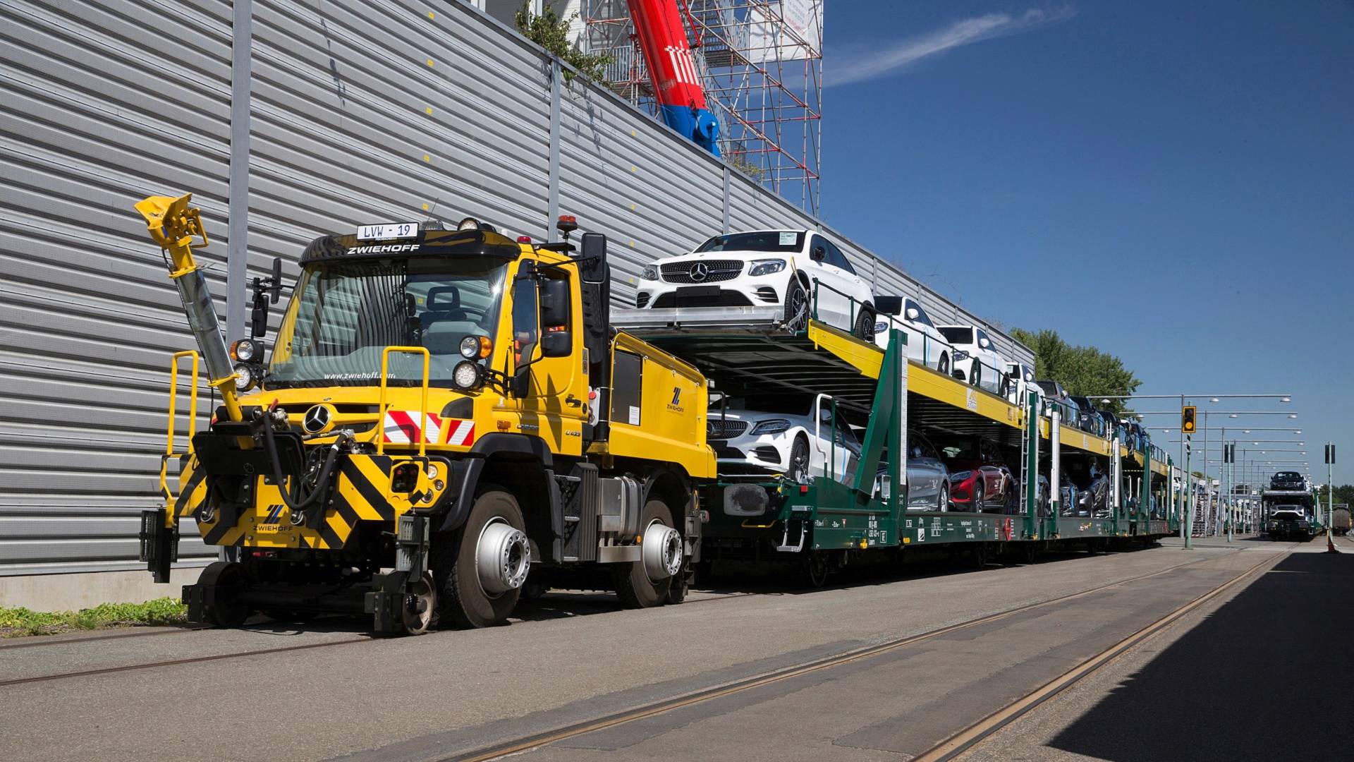 Mercedes-Benz-Unimog-Rail-12 Mercedes-Benz Has Created A Unimog That’s Ideal For Rail Jobs