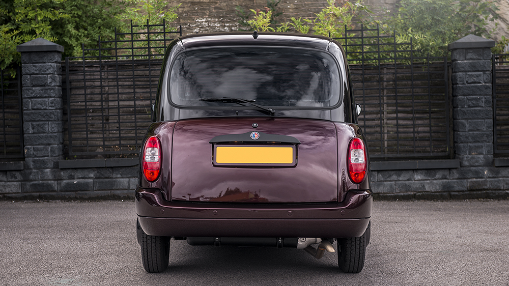 London Taxi-3 Kahn Upgrades The Iconic TX4 London Taxi To Rolls-Royce Standards Of Luxury