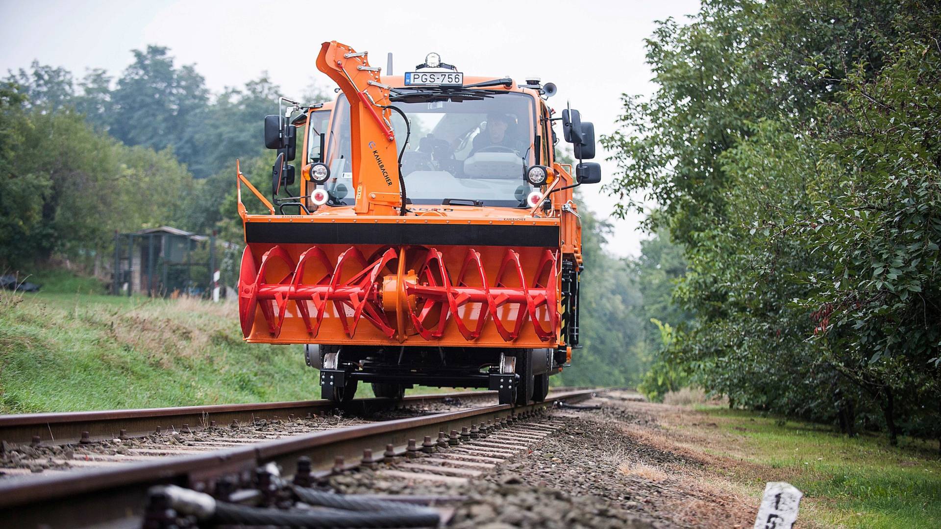 Mercedes-Benz-Unimog-Rail-18 Mercedes-Benz Has Created A Unimog That’s Ideal For Rail Jobs