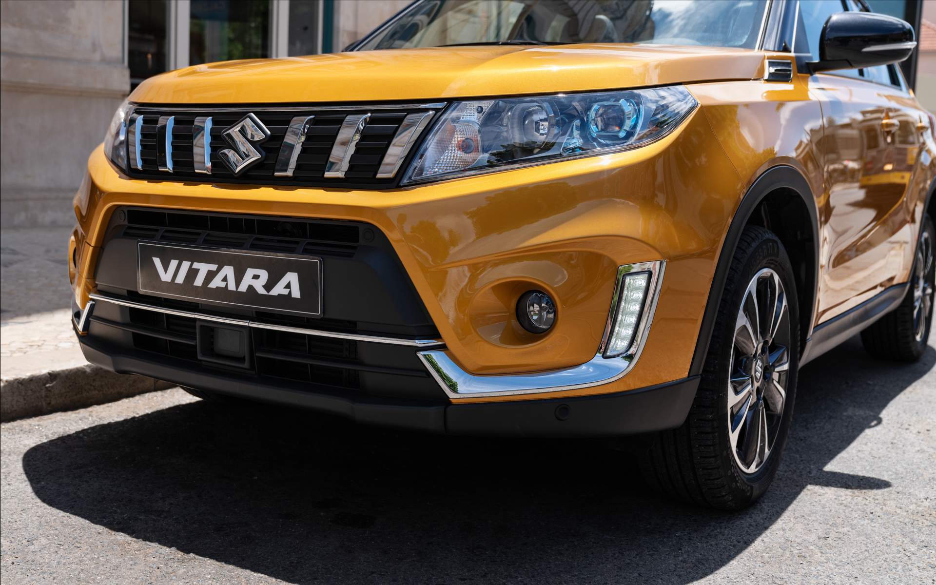 2019-Suzuki-Vitara-7 Suzuki Drops More Photos Of 2019 Vitara, Prices It From €18,650 In Germany