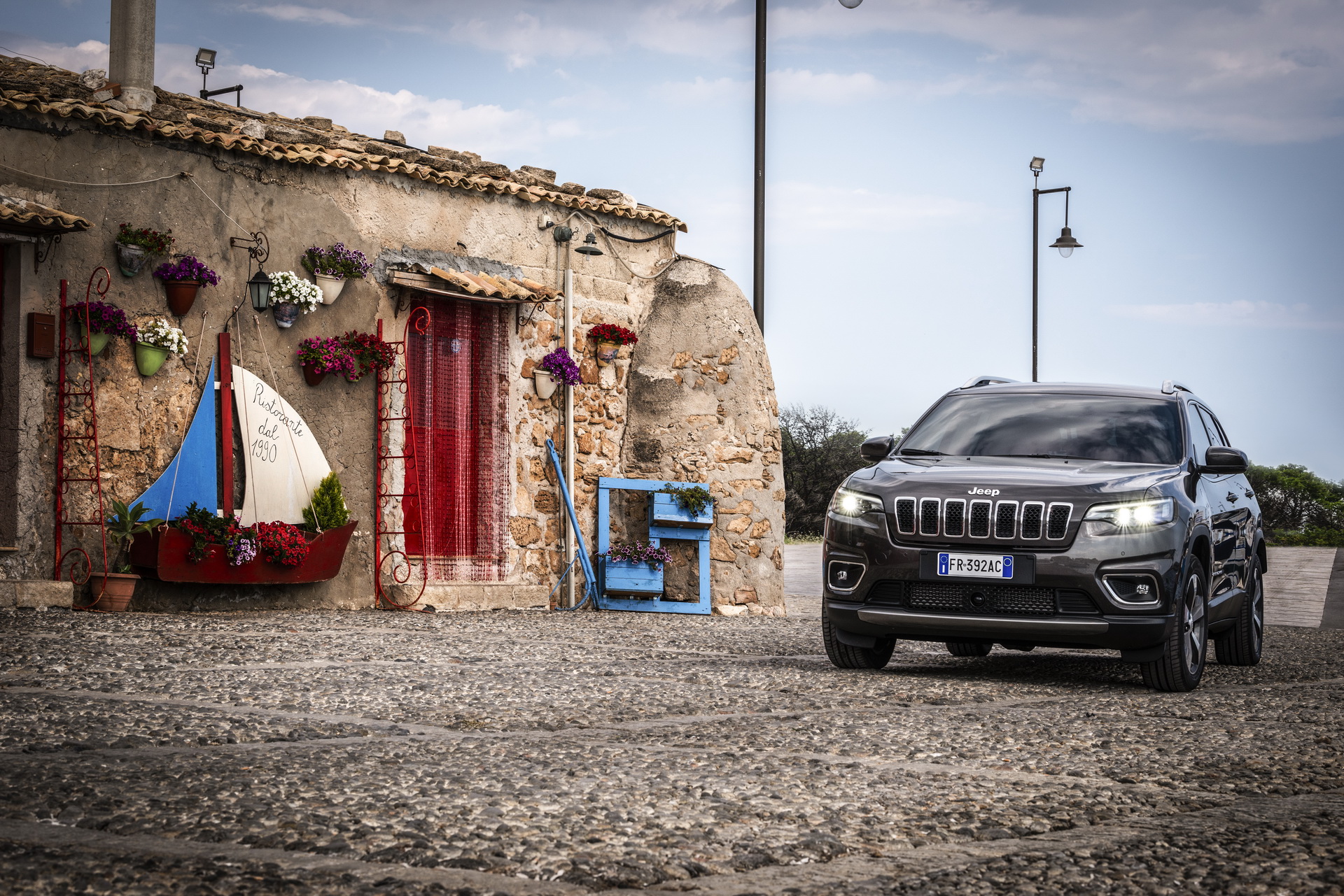 New Jeep Cherokee 2019-61 Europe’s 2019 Jeep Cherokee Gains New 150 PS 2.2L Diesel