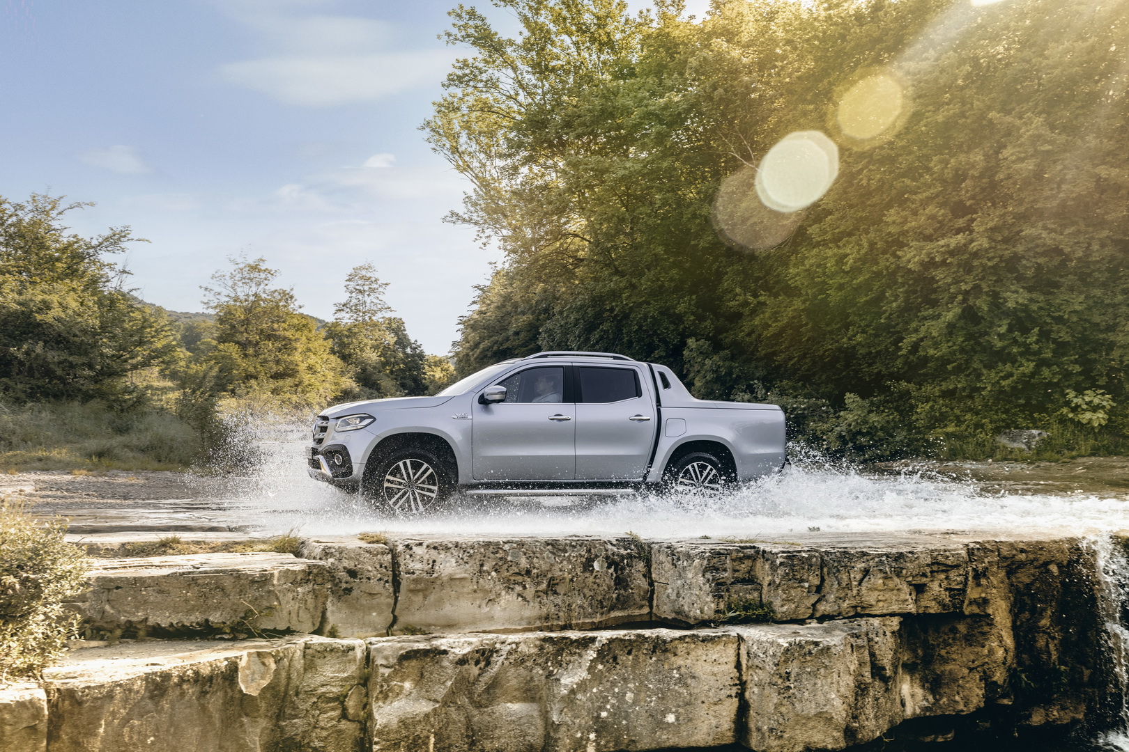 Mercedes-Benz komplettiert sein Pickup-Modellprogramm: Die X-Klasse mit V6-Motor und permanentem Allradantrieb – der Performance-Pickup für den sportlichen Lifestyle
Mercedes-Benz completes its pickup model range: The X-Class with V6 engine and permane Mercedes-AMG X-Class Will Never Happen, Says Performance Brand’s Boss