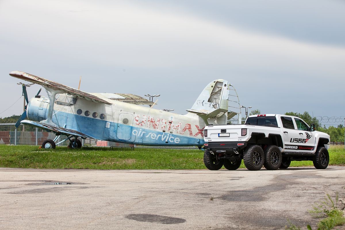 Bureko-6x6-based-on-Chevrolet-Silverado-32 Chevy Silverado Goes To Czech Republic, Returns As The Brutal Bureko 6×6