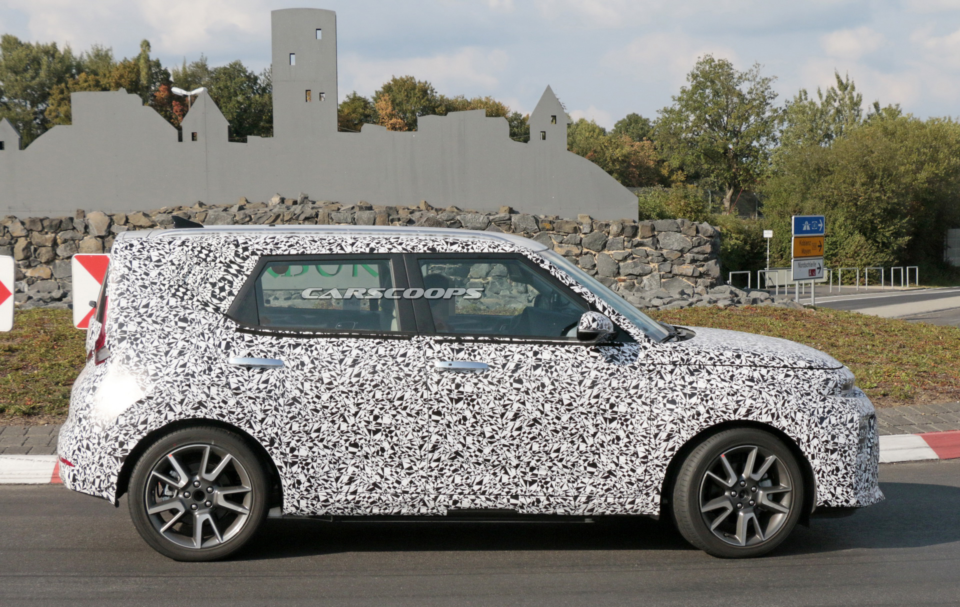 2020-kia-soul-ev-spy-less-cladding-5 2020 Kia Soul And Soul EV Set For A Los Angeles Debut