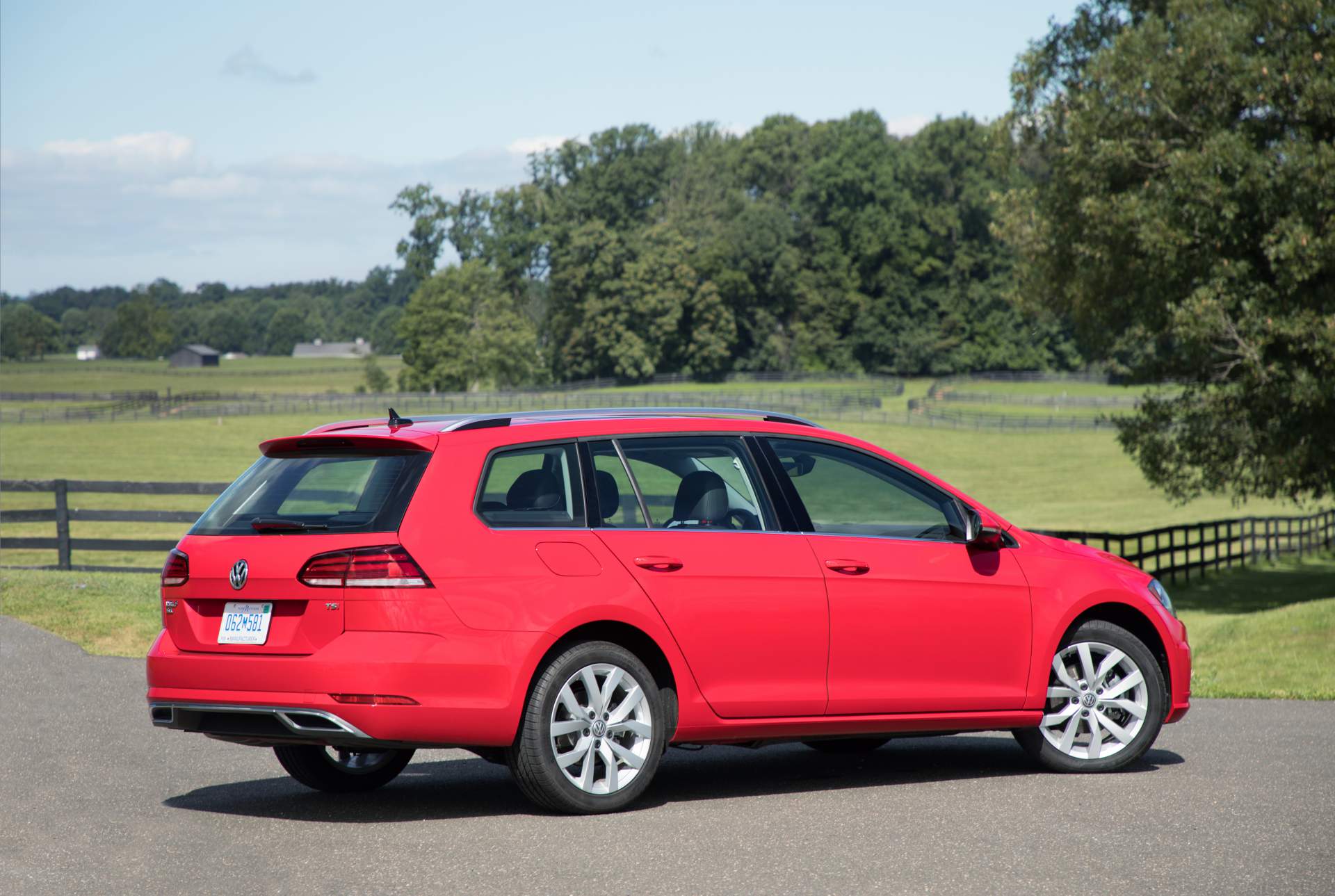 2018-VW-Golf-Sportwagen-2 2019 VW Golf Will Reportedly Lose 23 HP By Downsizing To Jetta Engine
