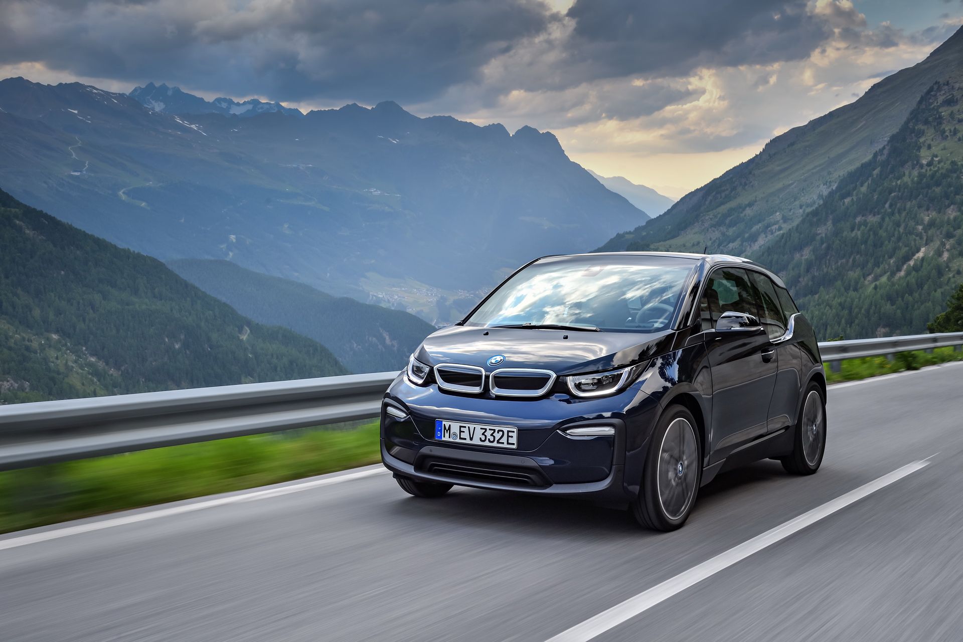BMW-i3-New-2 2019 BMW i3 May Get A Larger 42 kWh Battery