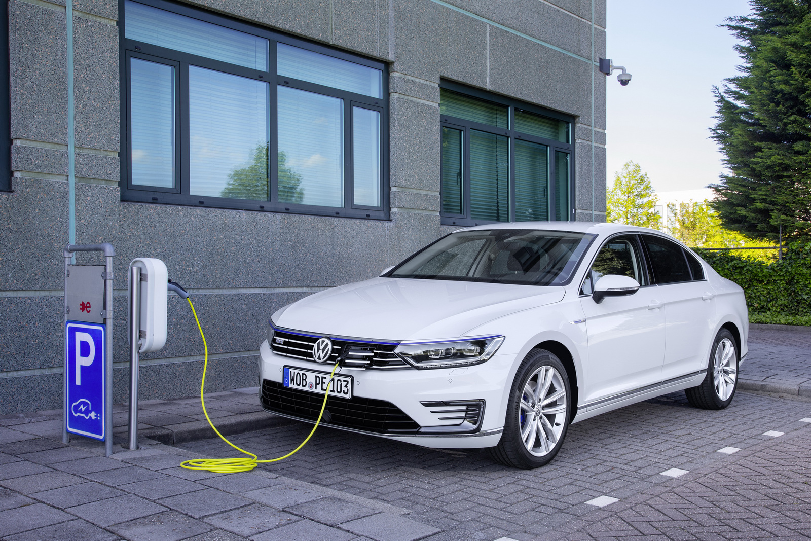 vw-others-stop-phev-sales-due-to-wltp-1 VW, Porsche, BMW, Mercedes Halting PHEV Sales In Europe Over New WLTP Standards
