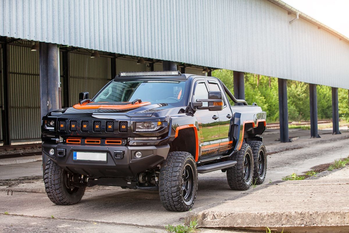 Bureko-6x6-based-on-Chevrolet-Silverado-43 Chevy Silverado Goes To Czech Republic, Returns As The Brutal Bureko 6×6