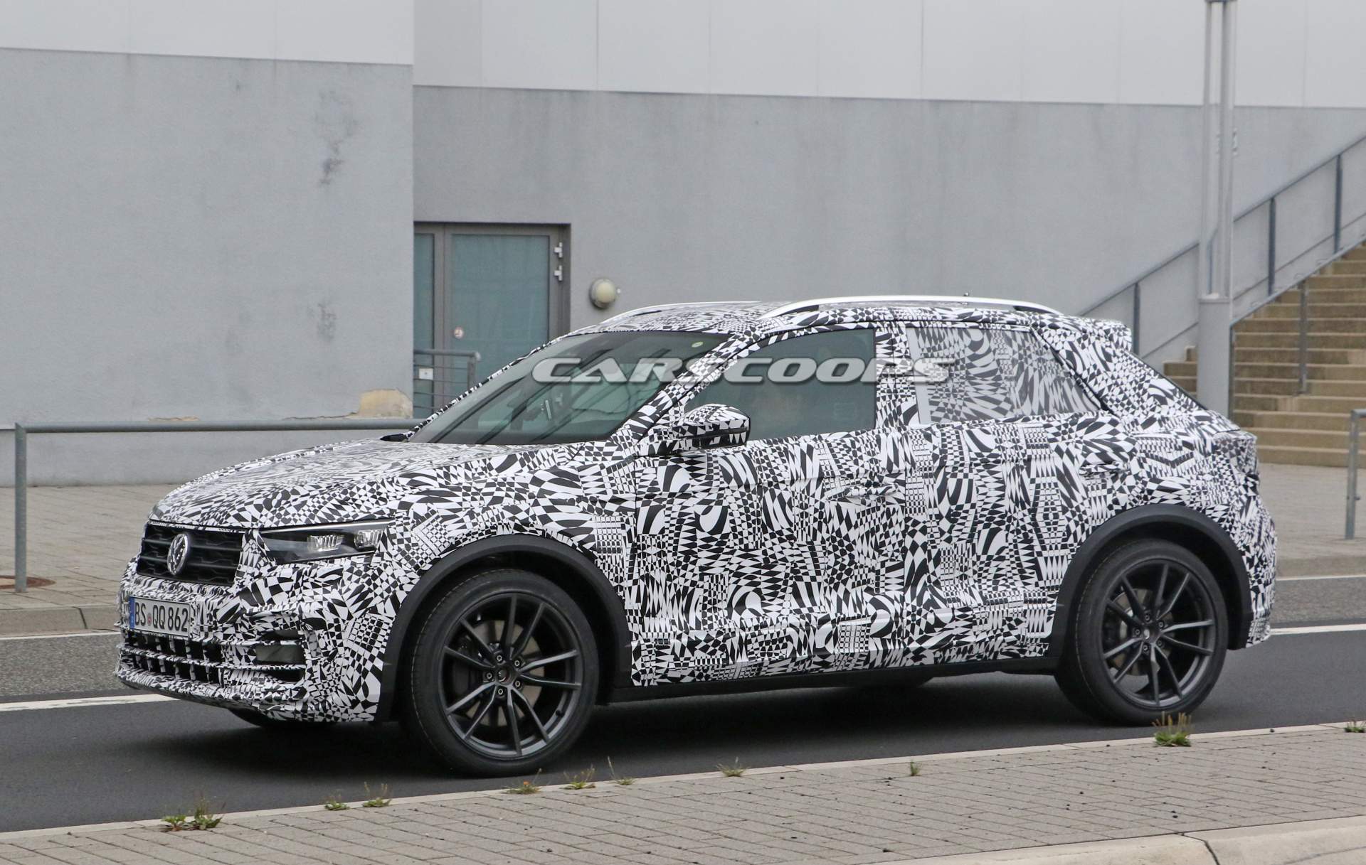 VW-T-Roc-R-spy-shots-6 VW T-Roc R Parades Final Production Body At The Nürburgring