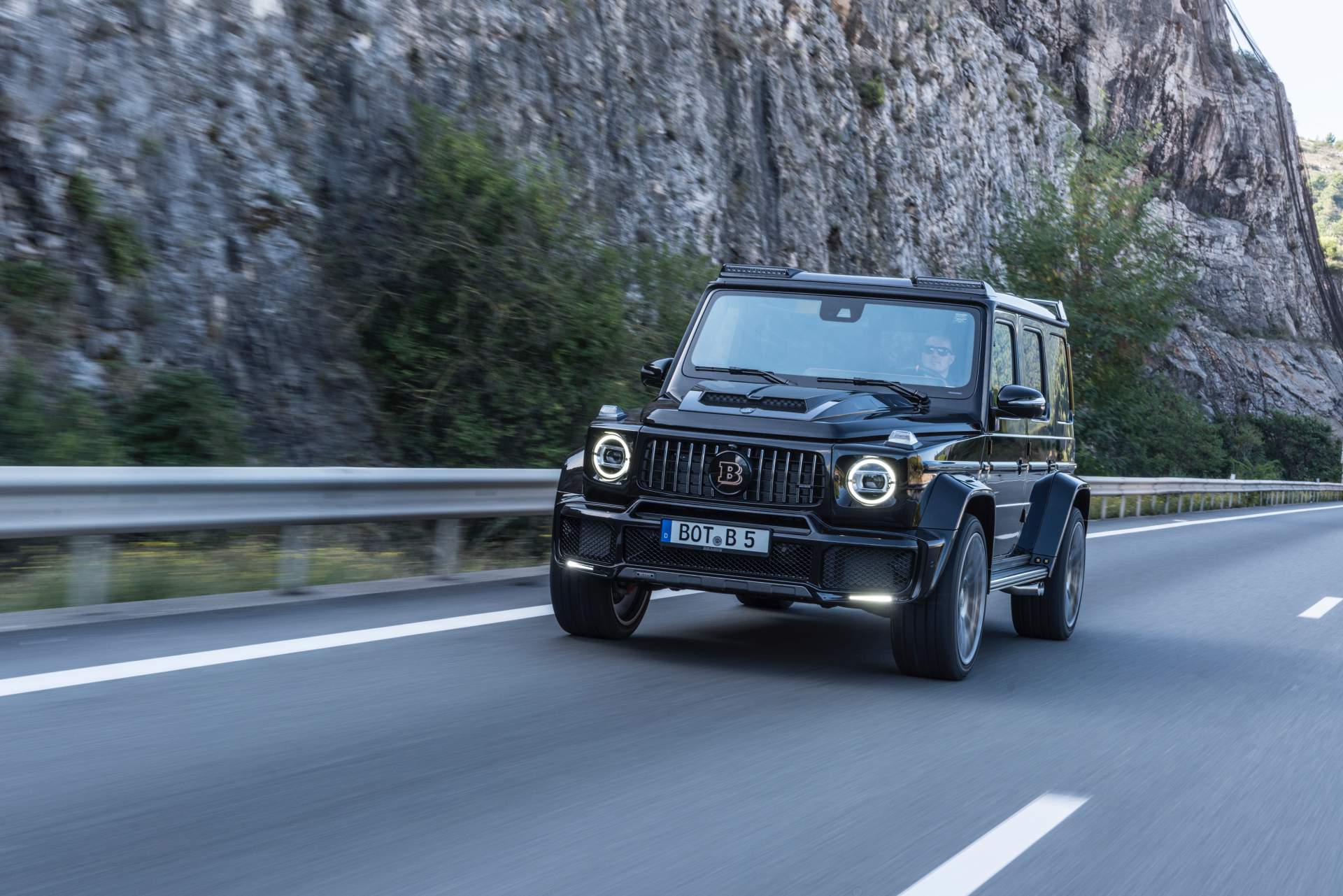 Brabus-700-Widestar-based-on-Mercedes-AMG-G63-50 New Brabus 700 Widestar Is What Stock Mercedes-AMG G63s Dream Of Becoming