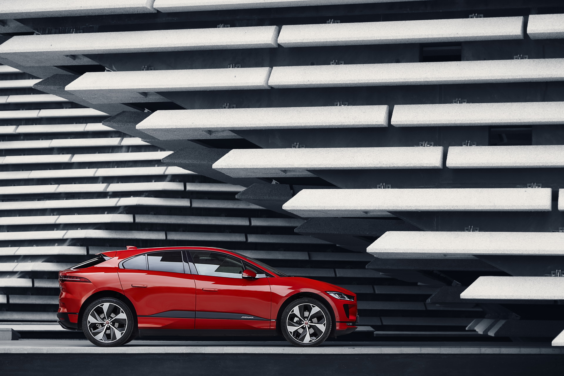 jaguar-ipace-clay-model-design-museum-14 Jaguar Unveils Full-Size I-PACE Clay Model For Museum Exhibit