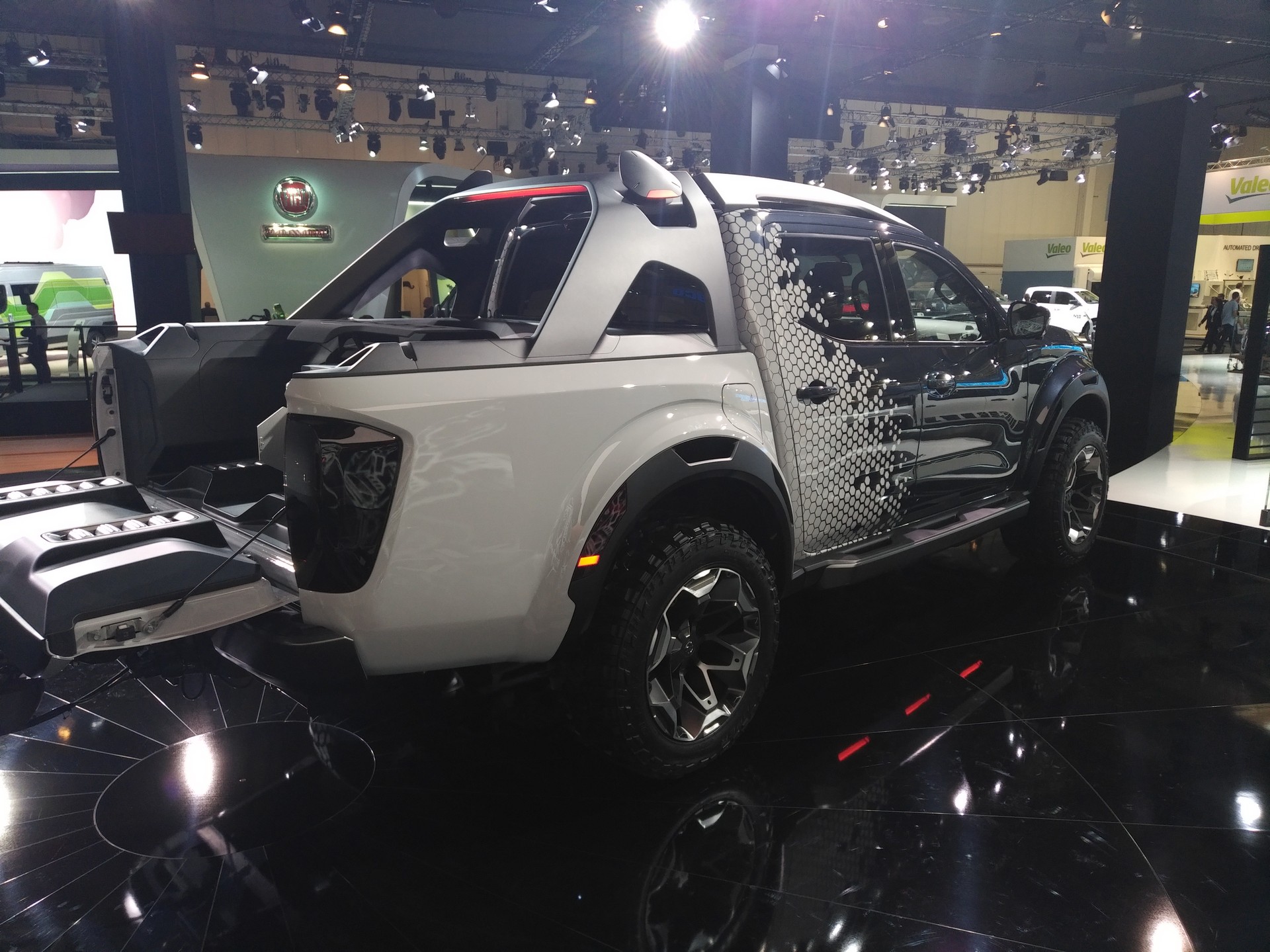 Navara Dark Sky concept-55 Nissan Navara Dark Sky Concept Packs Plenty Of Star Power Thanks Its To Observatory-Class Telescope