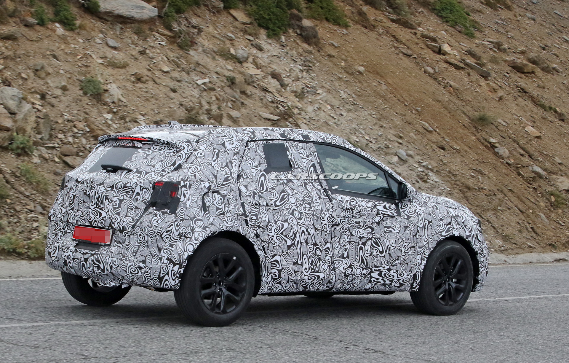 renault-clio-crossover-spy-shots-6 Renault Clio-Based Crossover Coming Straight For The Fiesta Active